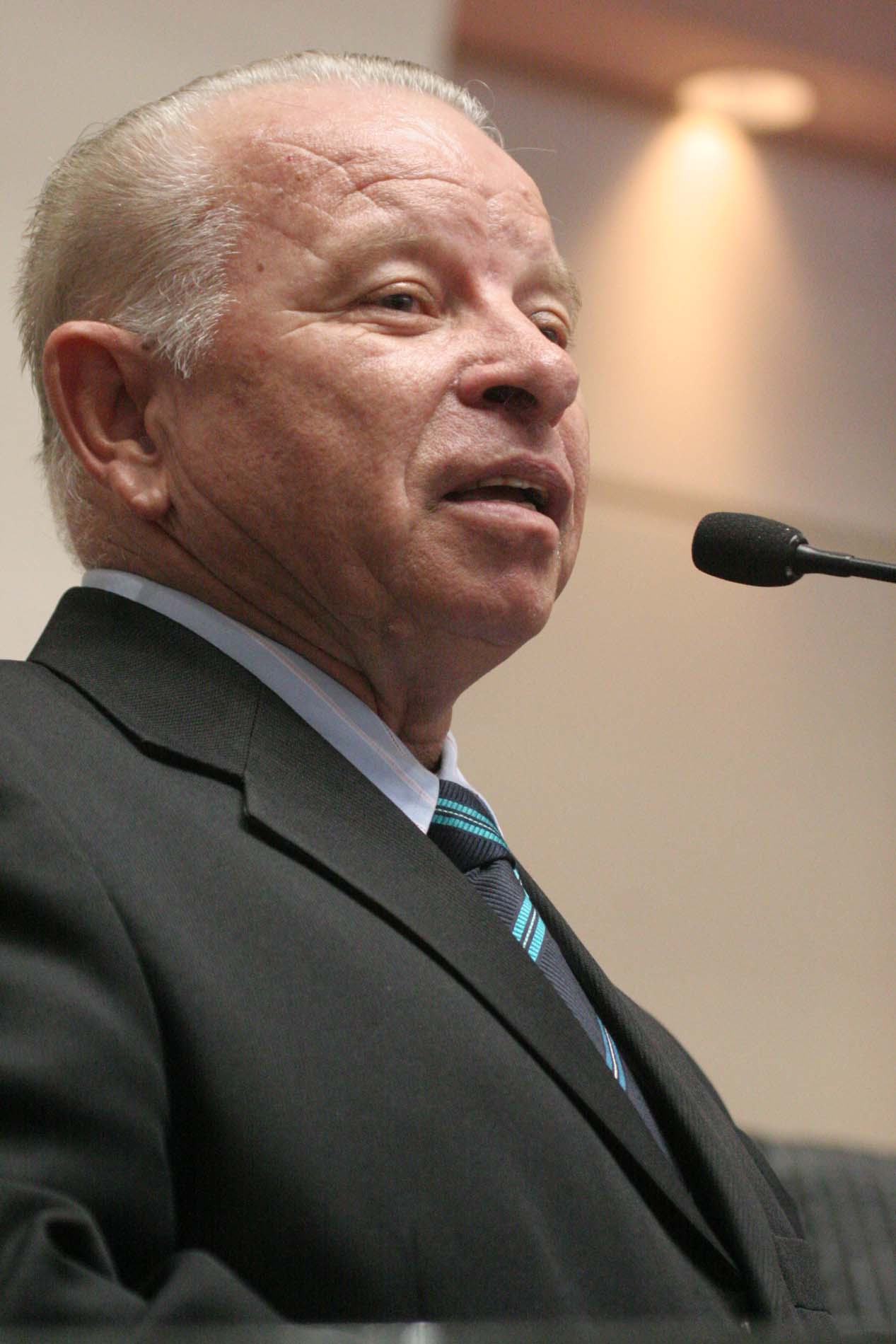 Deputado Adherbal Deba Cabral (PMDB)
