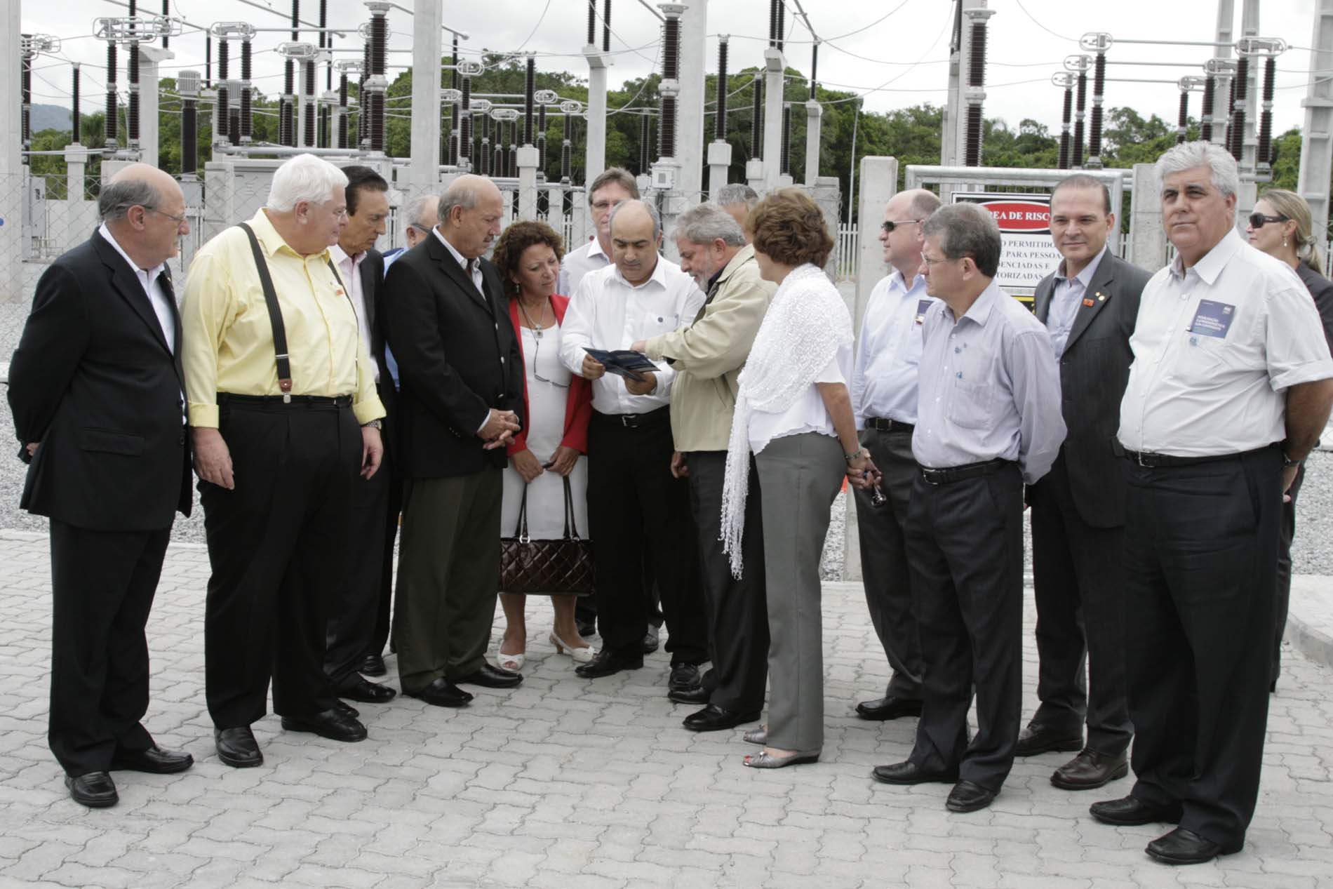 Lula inaugura sistema de energia elétrica em SC