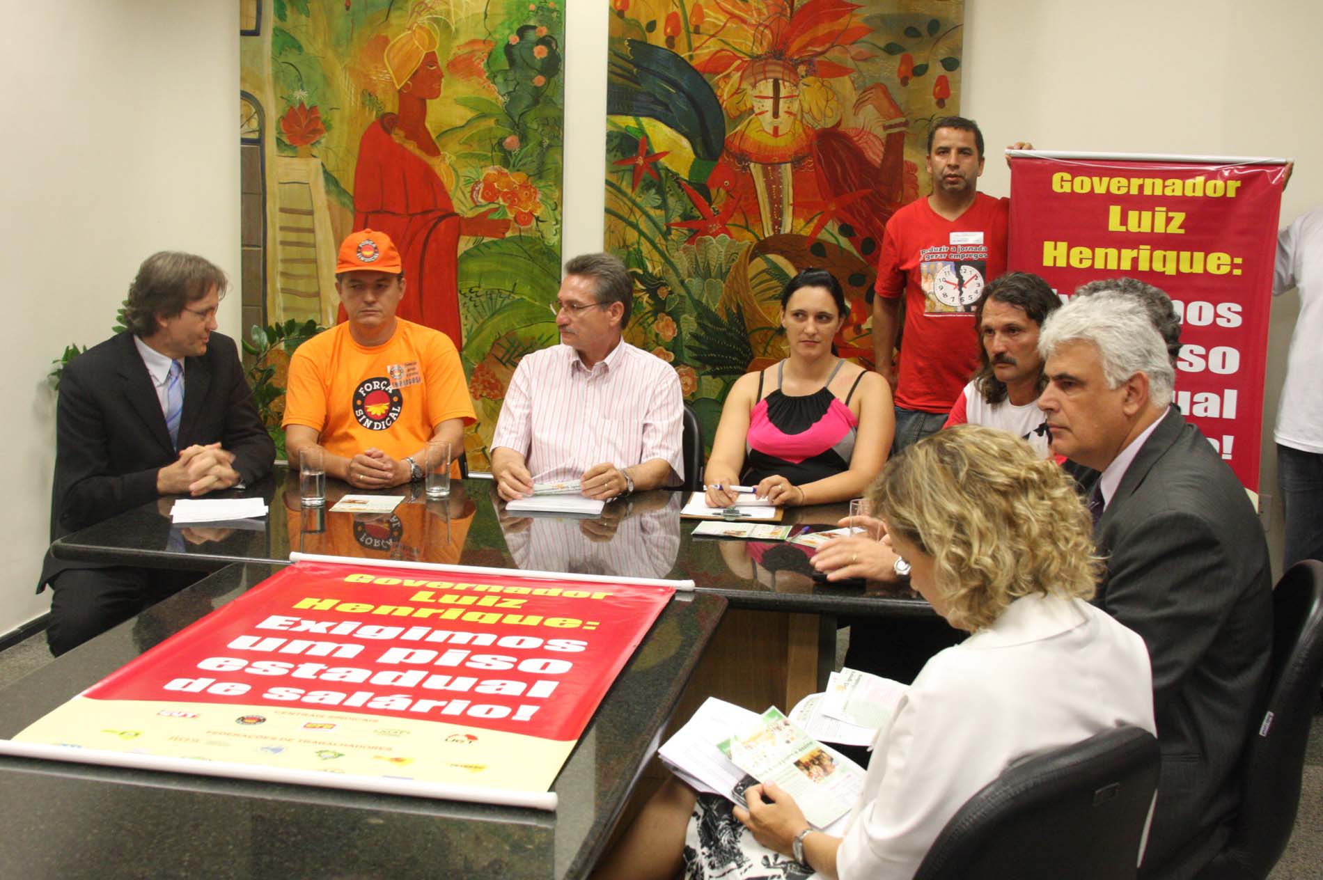 Coletiva sobre o novo piso estadual de salário