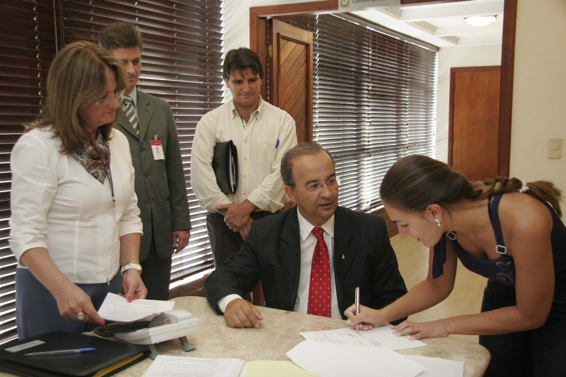 Legislativo insere novos estagiários no mercado de trabalho