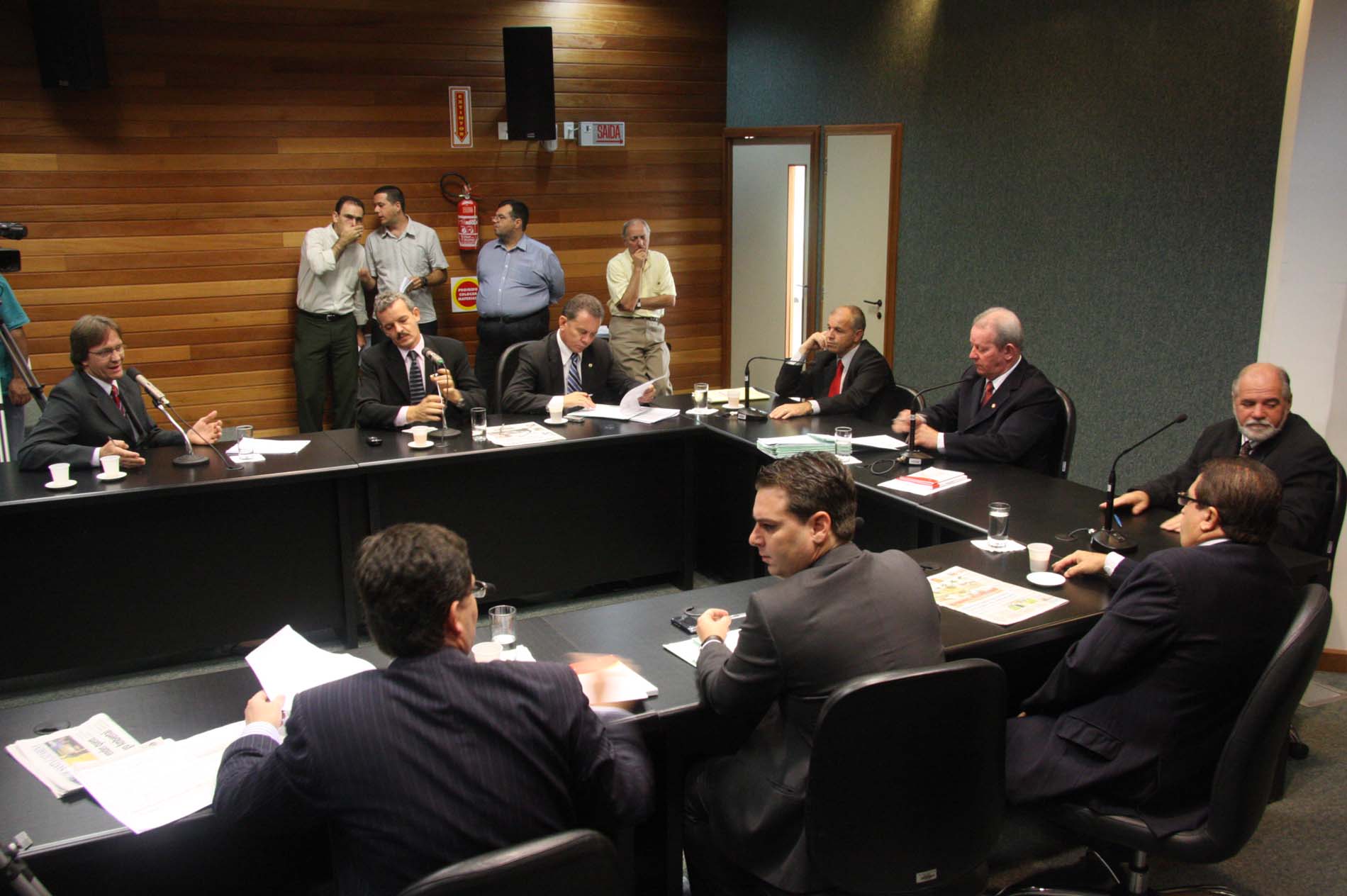 CCJ encaminha diversas propostas à diligência