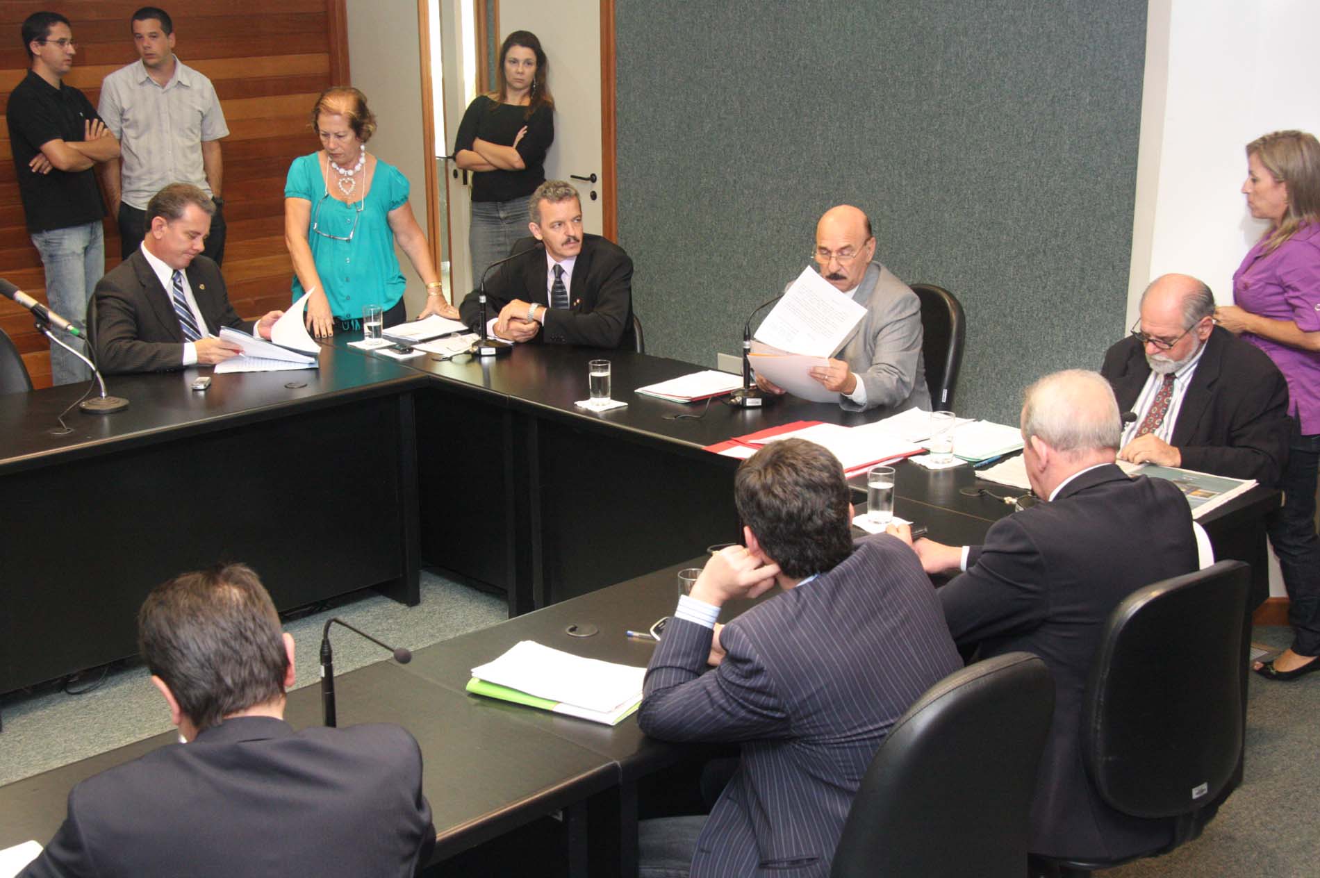 Comissão de Trabalho adia votação do projeto sobre gratificação do TJ