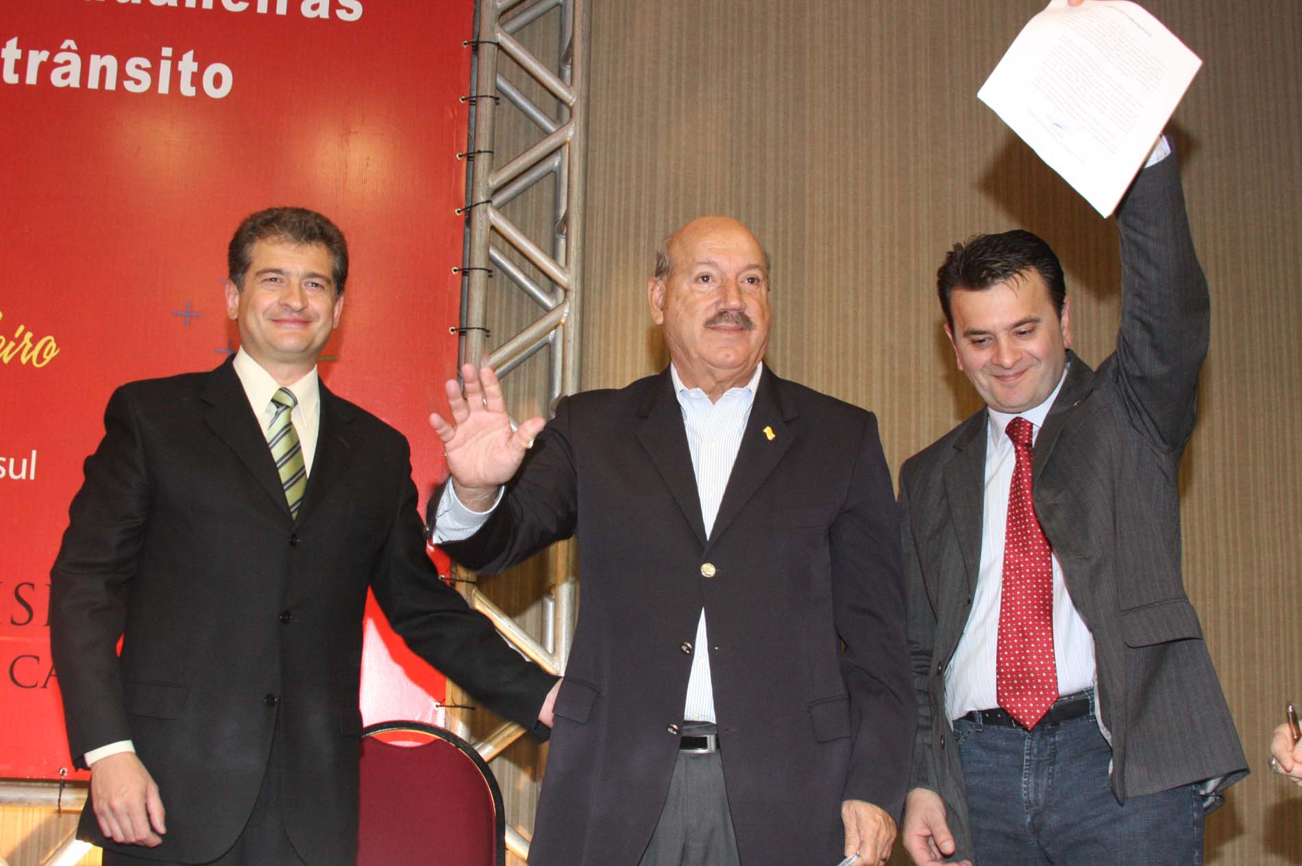 Convênio na área da saúde marca encerramento do Encontro de Integração Sul-Americana