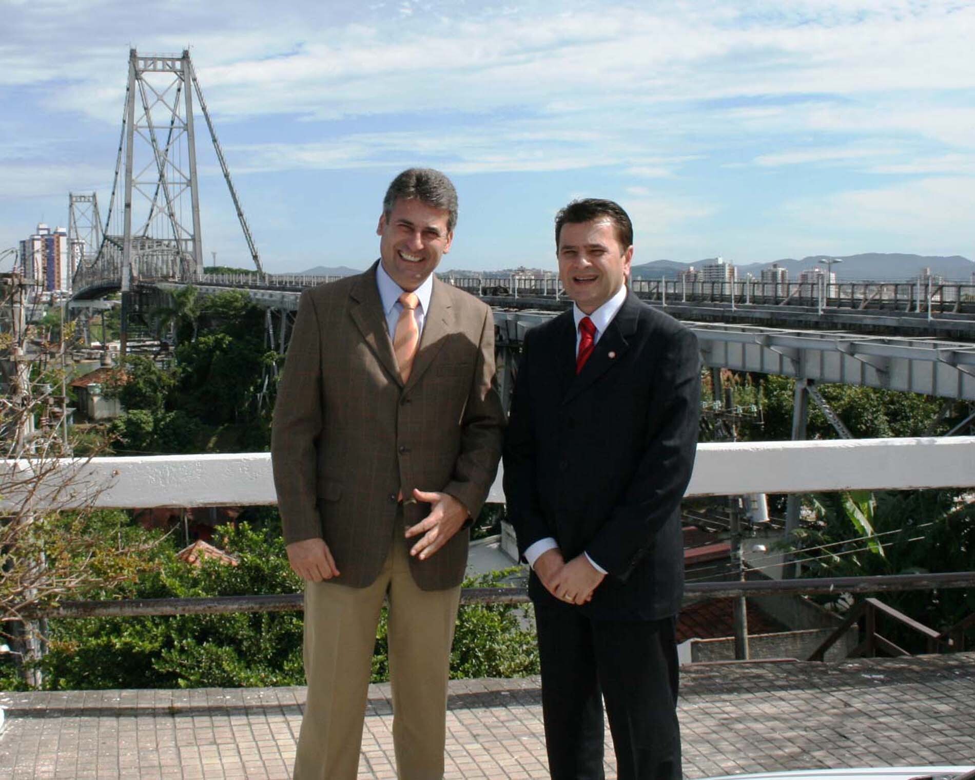 Dos Gabinetes – Secretário confirma a deputado o reinício das obras do Aeroporto Regional