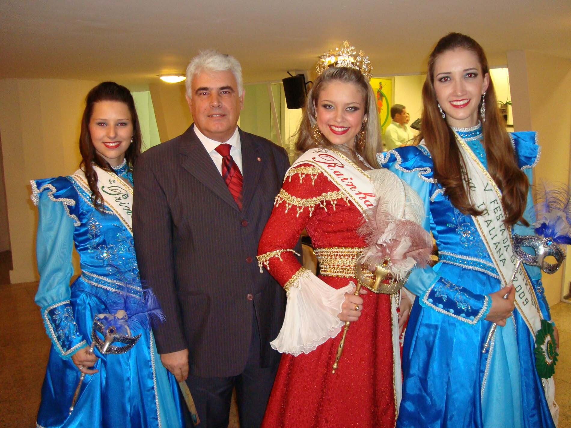 Dos Gabinetes – Décio recebe rainha e as princesas da V Festa da Gastronomia Italiana