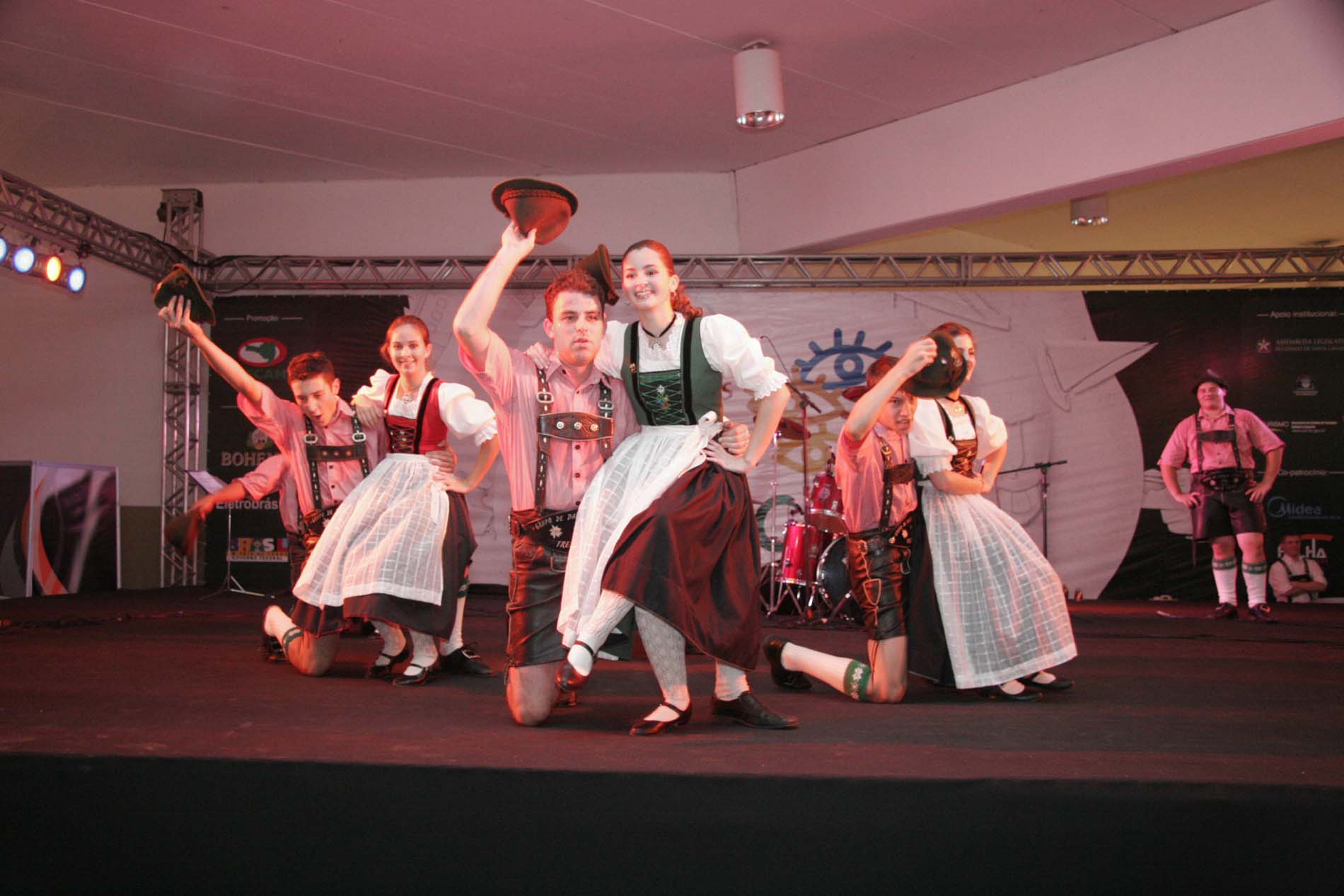 Grupo Folcórico Lindental - Treze Tílias