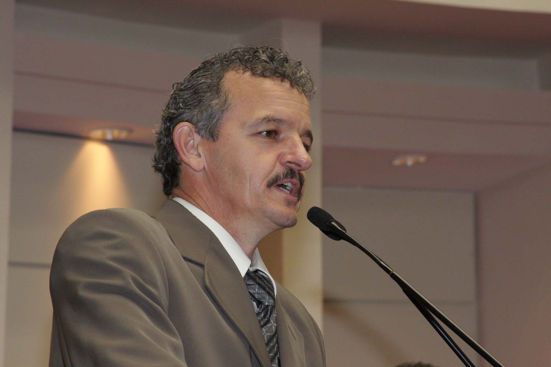 Dos Gabinetes – Agricultores familiares pedem apoio a projeto de política para produção de leite em