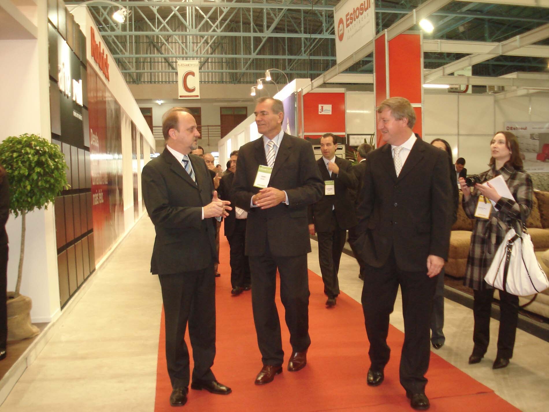 Dos Gabinetes: Silvio visita exposição