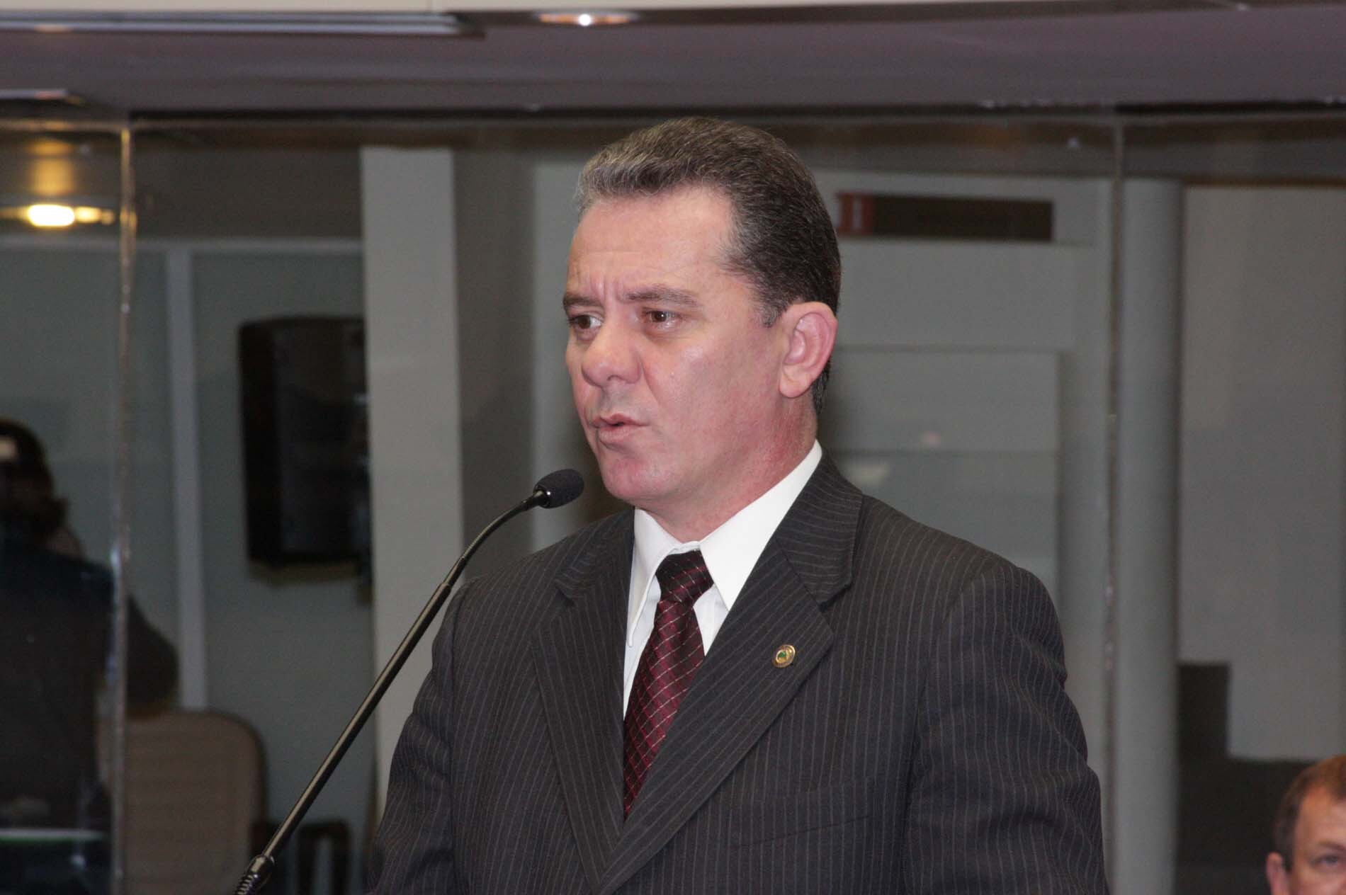 Dos Gabinetes – Ponticelli vê interesses escusos para desmantelar CIP de Tubarão