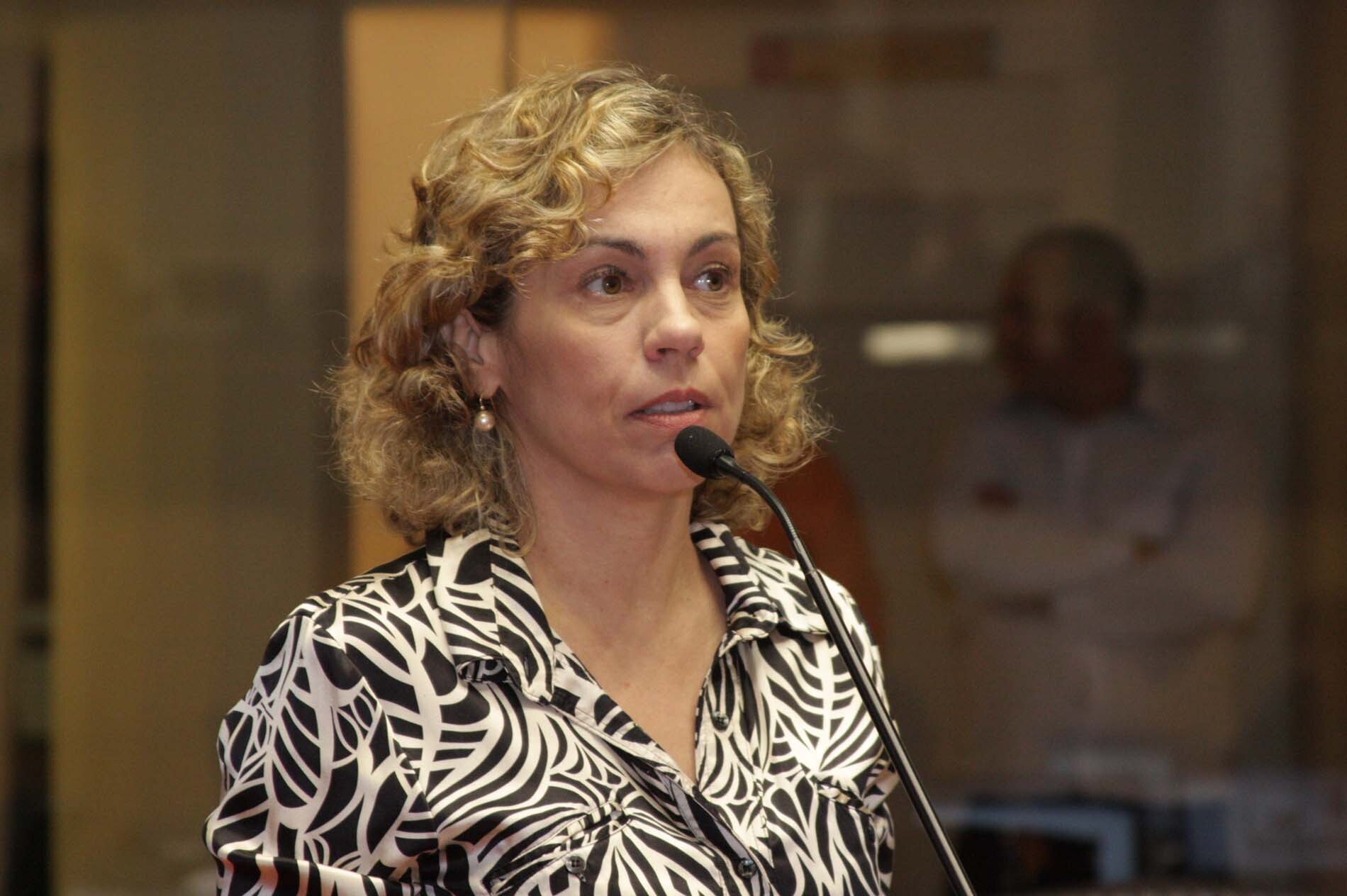 Dos Gabinetes – Denúncia de desvios de donativos motiva debate na Assembleia