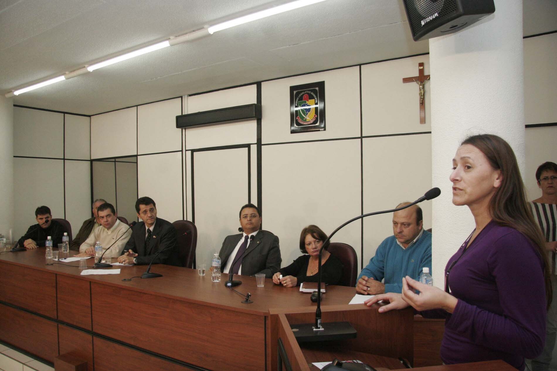 Audiência Pública referente a terceirização do setor do vestuário e a organização faccionista - Rio do Sul/SC