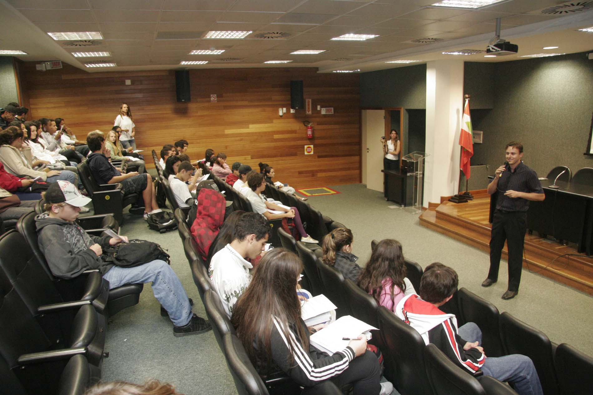 Projeto Tela Crítica – Escola do Legislativo