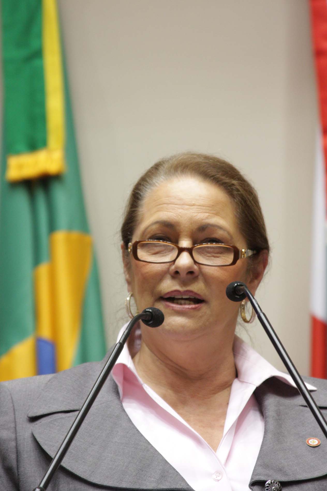 Deputada Ada de Luca (PMDB)