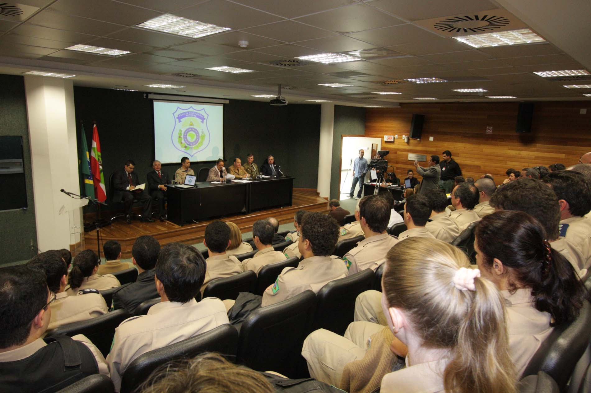 Audiência Pública a fim de discutir sobre o tema: A Segurança nas Rodovias Federais - Causas e Reflexos.