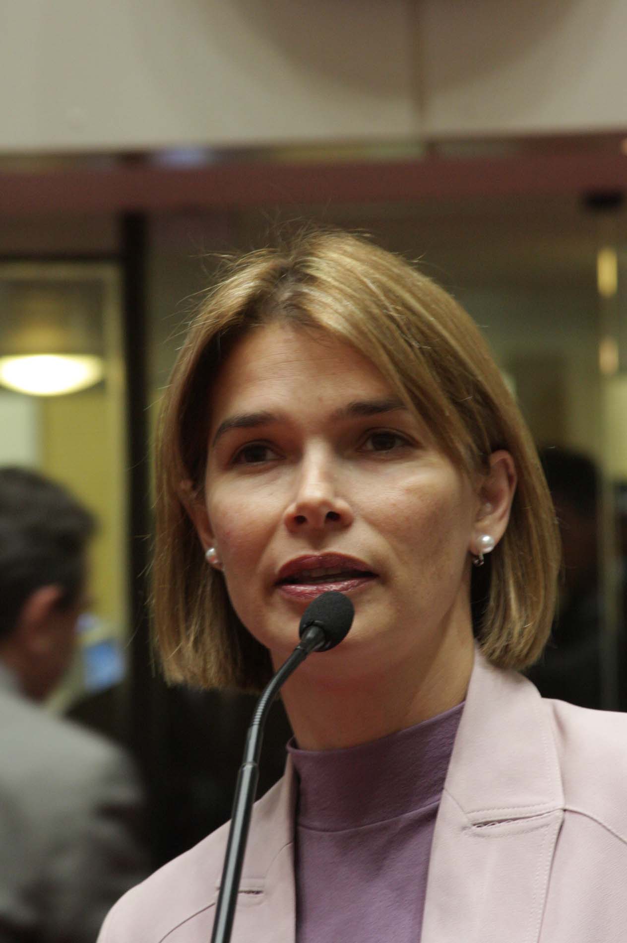 Deputada Angela Albino (PCdoB)
