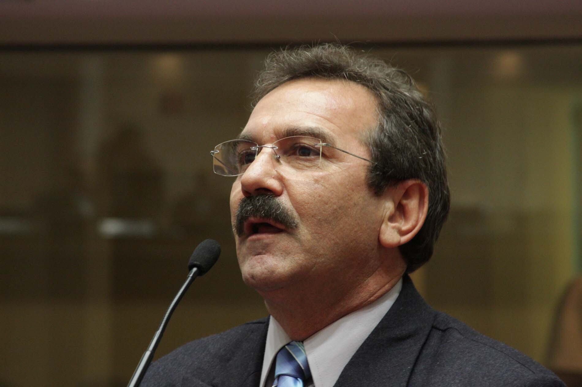 Dos Gabinetes – Deputado Venzon quer melhorias nos atendimentos bancários