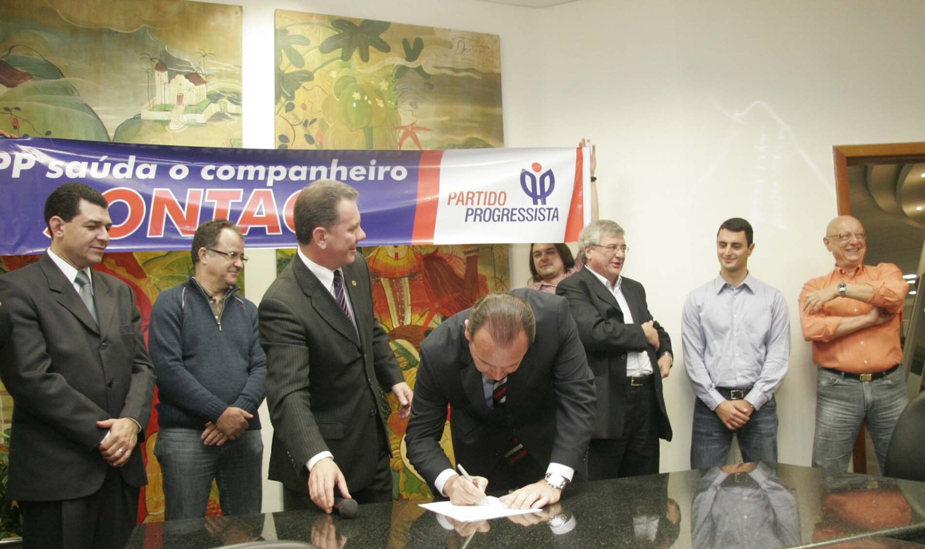 Ato de filiação de Carlos Sontag ao PP