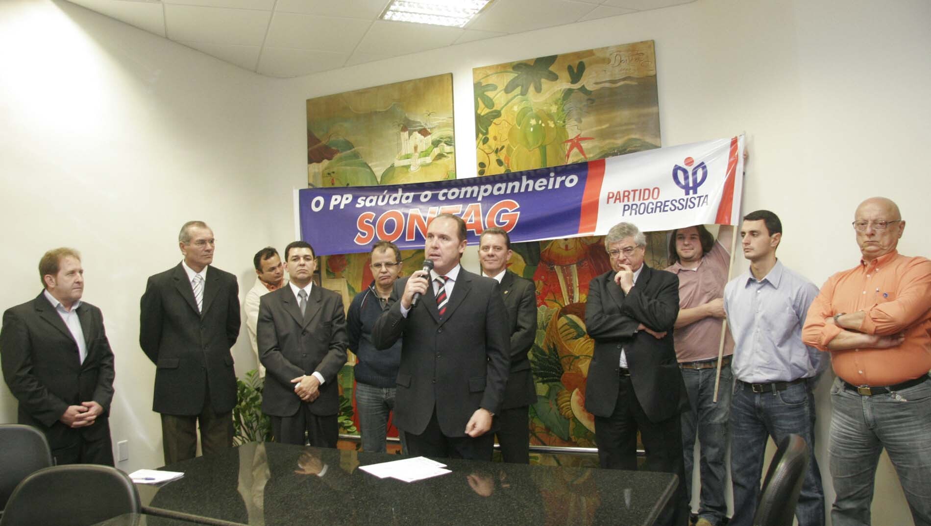 Ato de filiação de Carlos Sontag ao PP