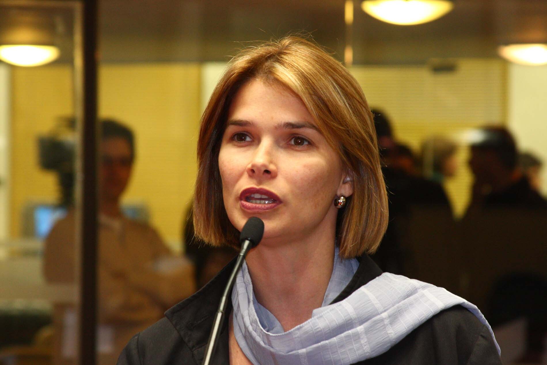 Dos Gabinetes – Angela defende preservação do acervo do jornal O Estado