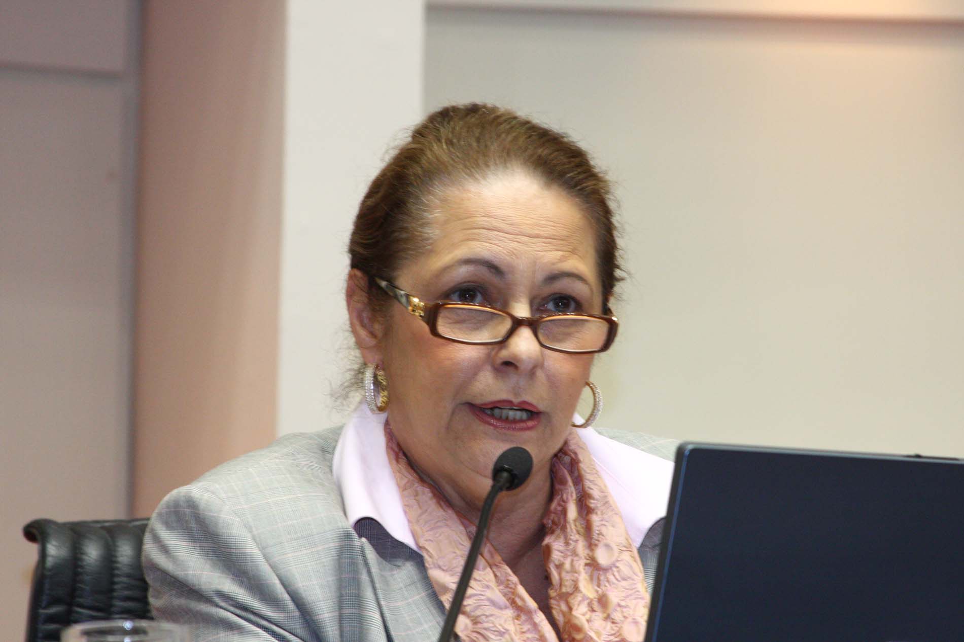 Deputada Ada de Luca (PMDB)