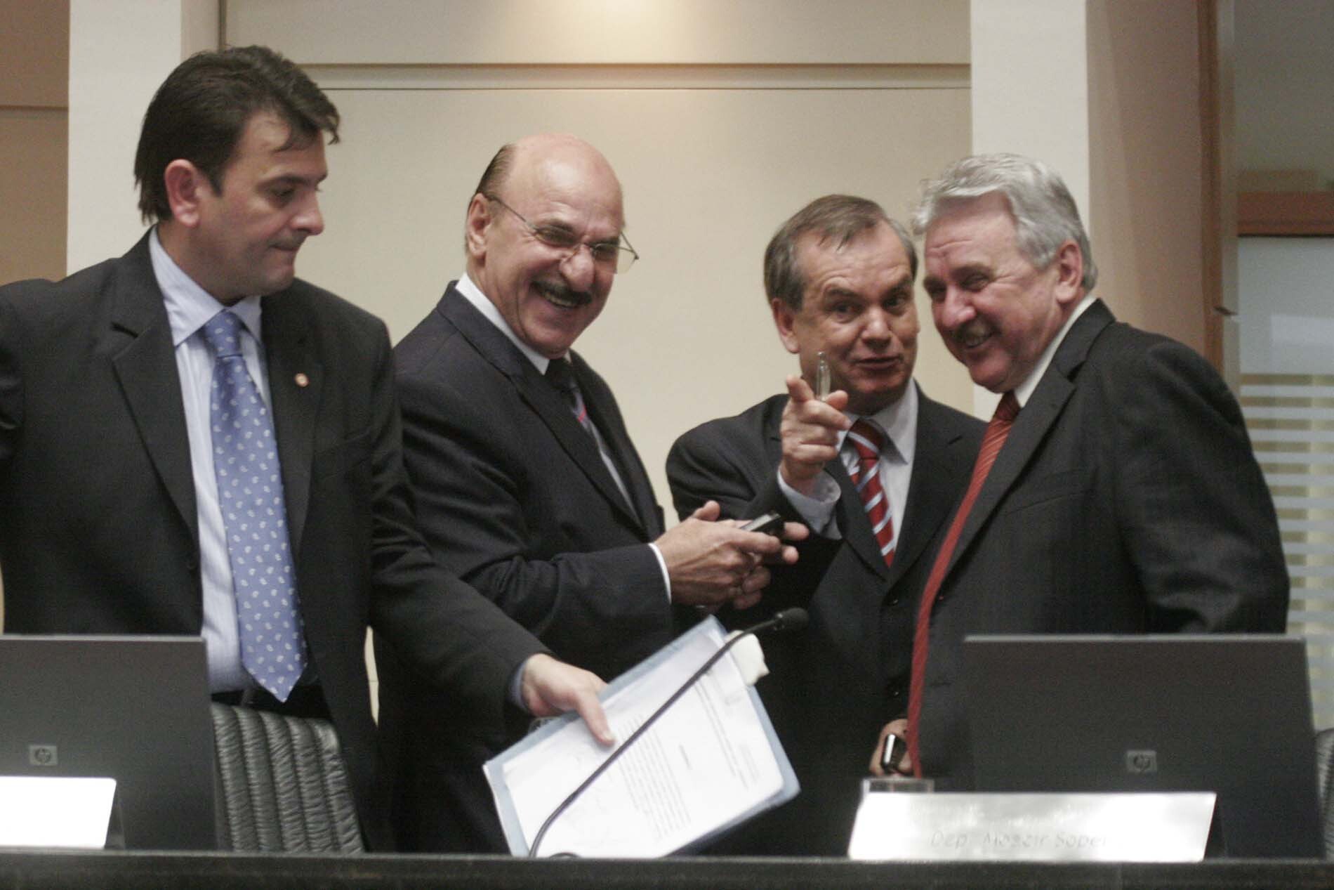 Dos Gabinetes – Polícia Civil tem Plano de Carreira aprovado por unanimidade