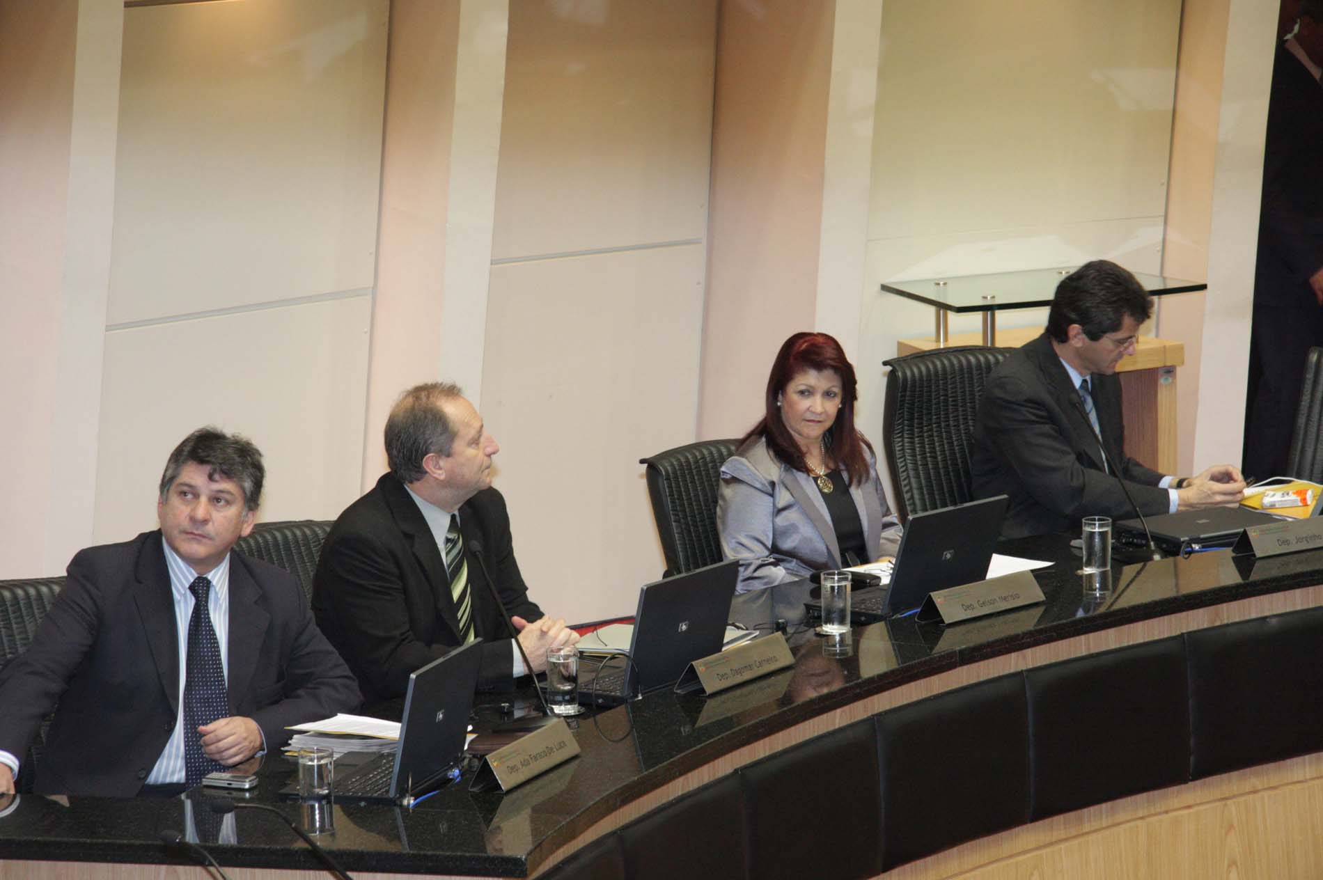Audiência pública para discutir - Petróleo e Soberania Nacional- com a presença do presidente do Legislativo do RS