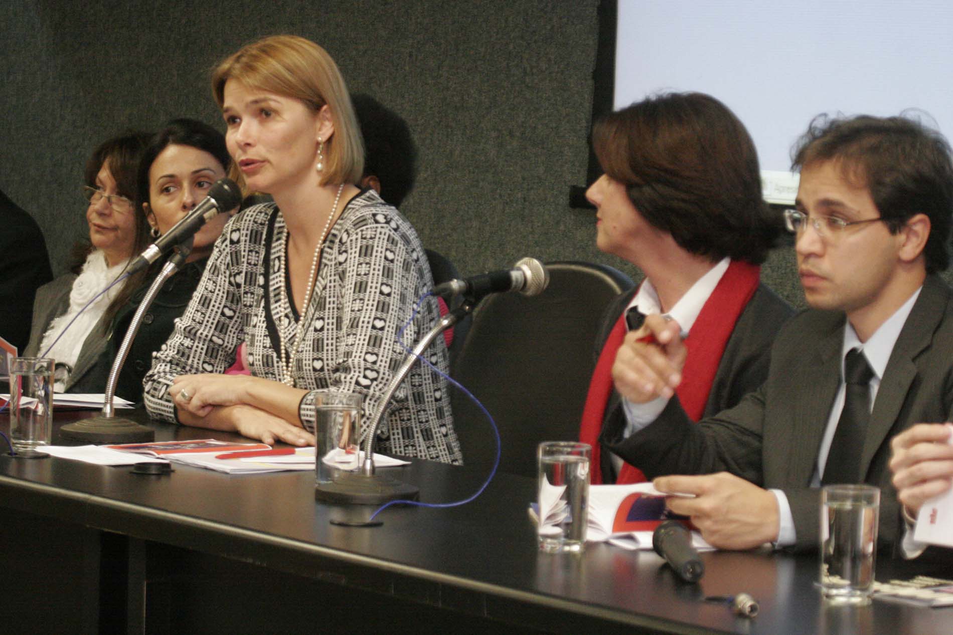 Divulgação da cartilha “Familiarizando a Adoção nas Escolas”