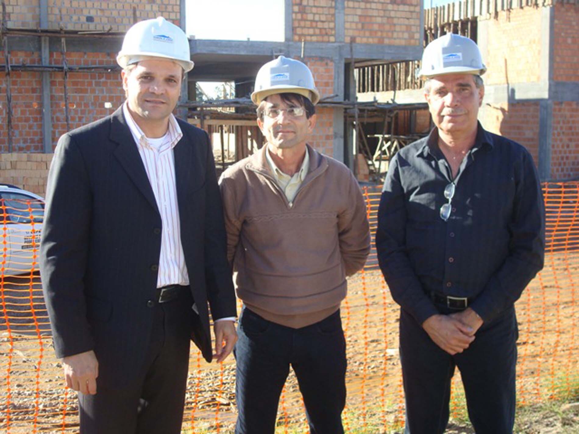 Idelli e Décio visitam obras do IF-SC em Criciúma
