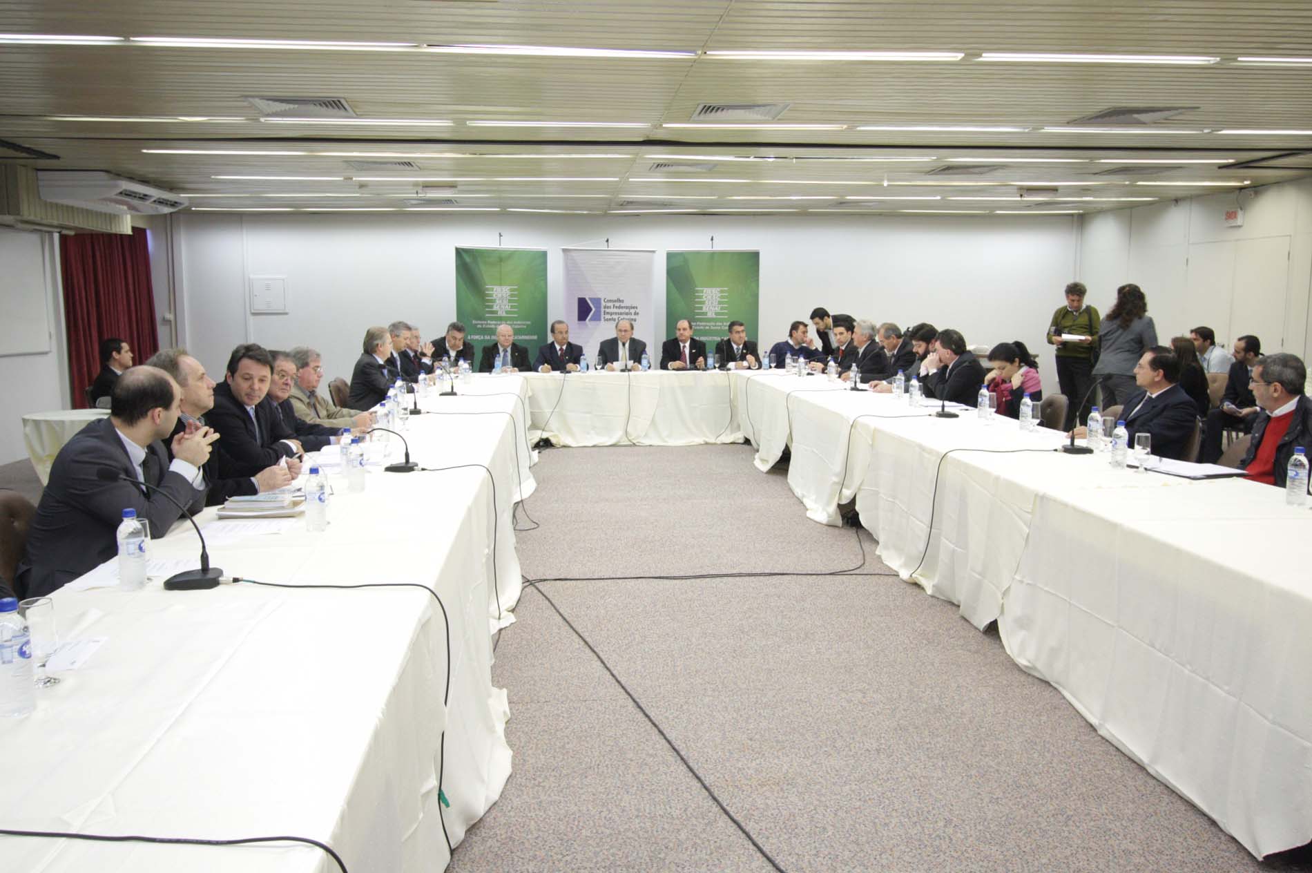 Encontro na FIESC debate Piso Regional