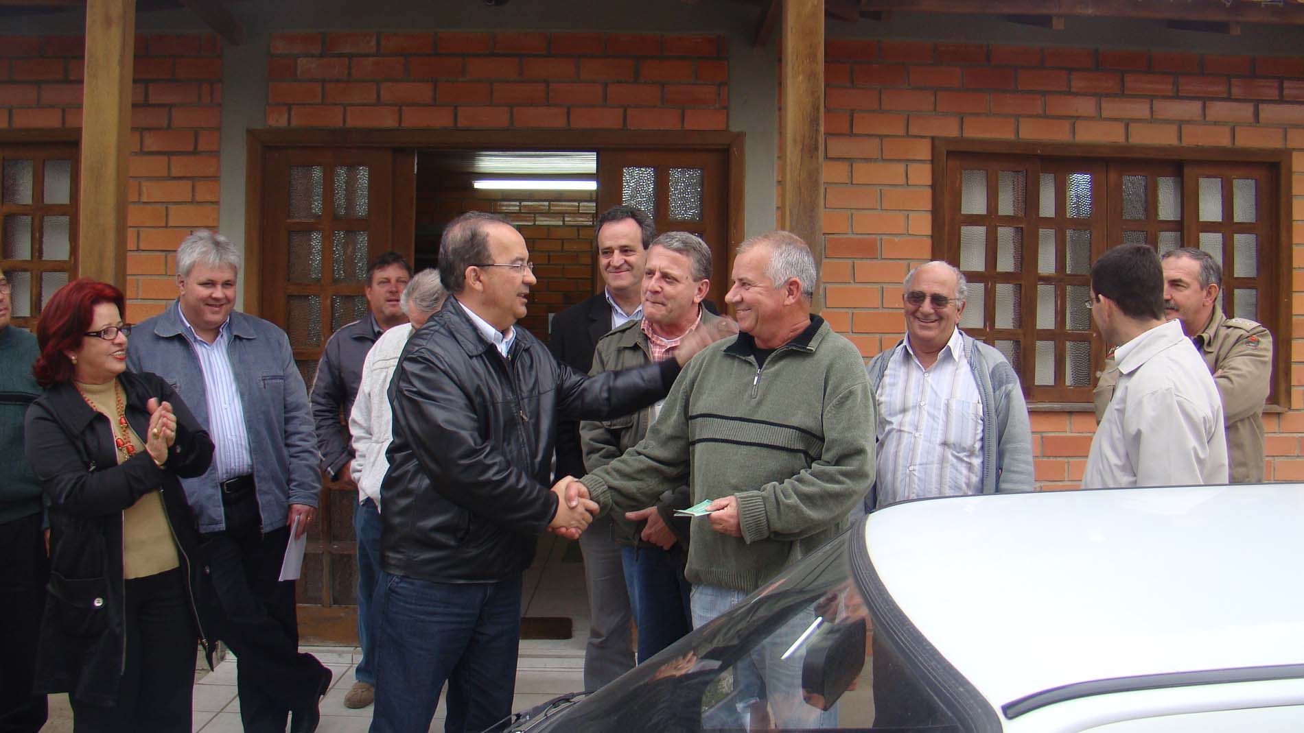 Secretaria de Agricultura de Gravatal recebe veícu