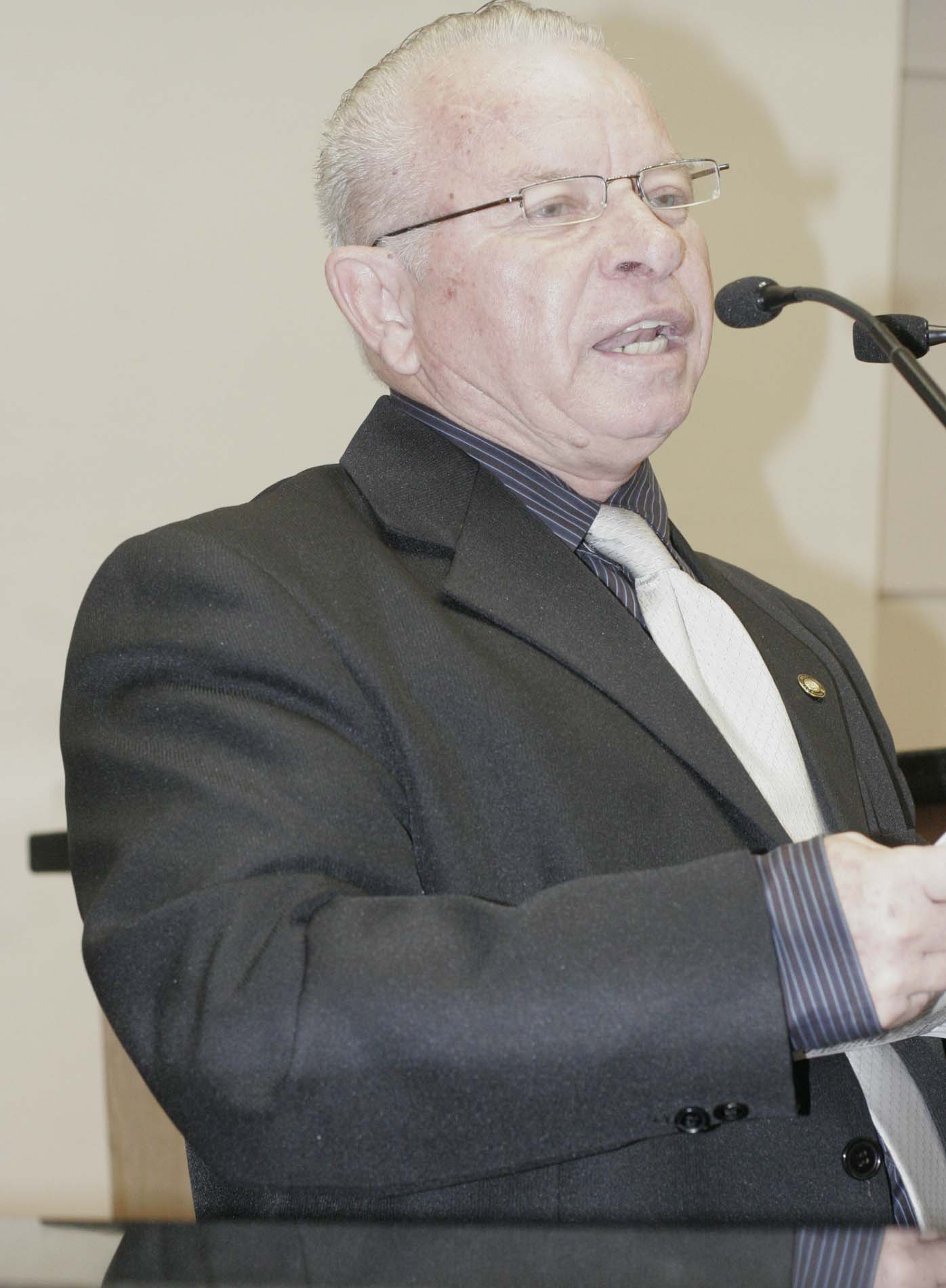 Deputado Adherbal Deba Cabral (PMDB)