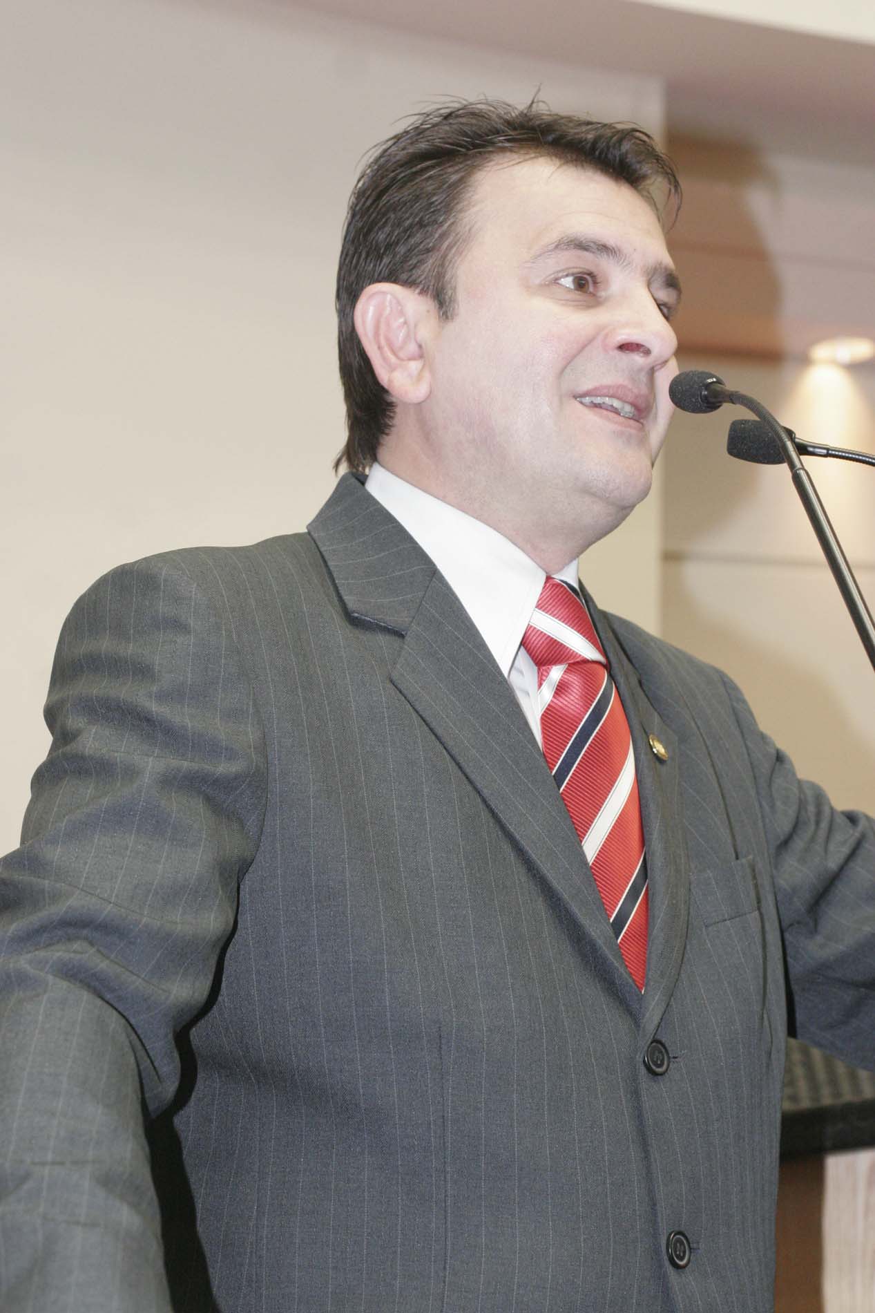 Deputado Elizeu Mattos (PMDB)