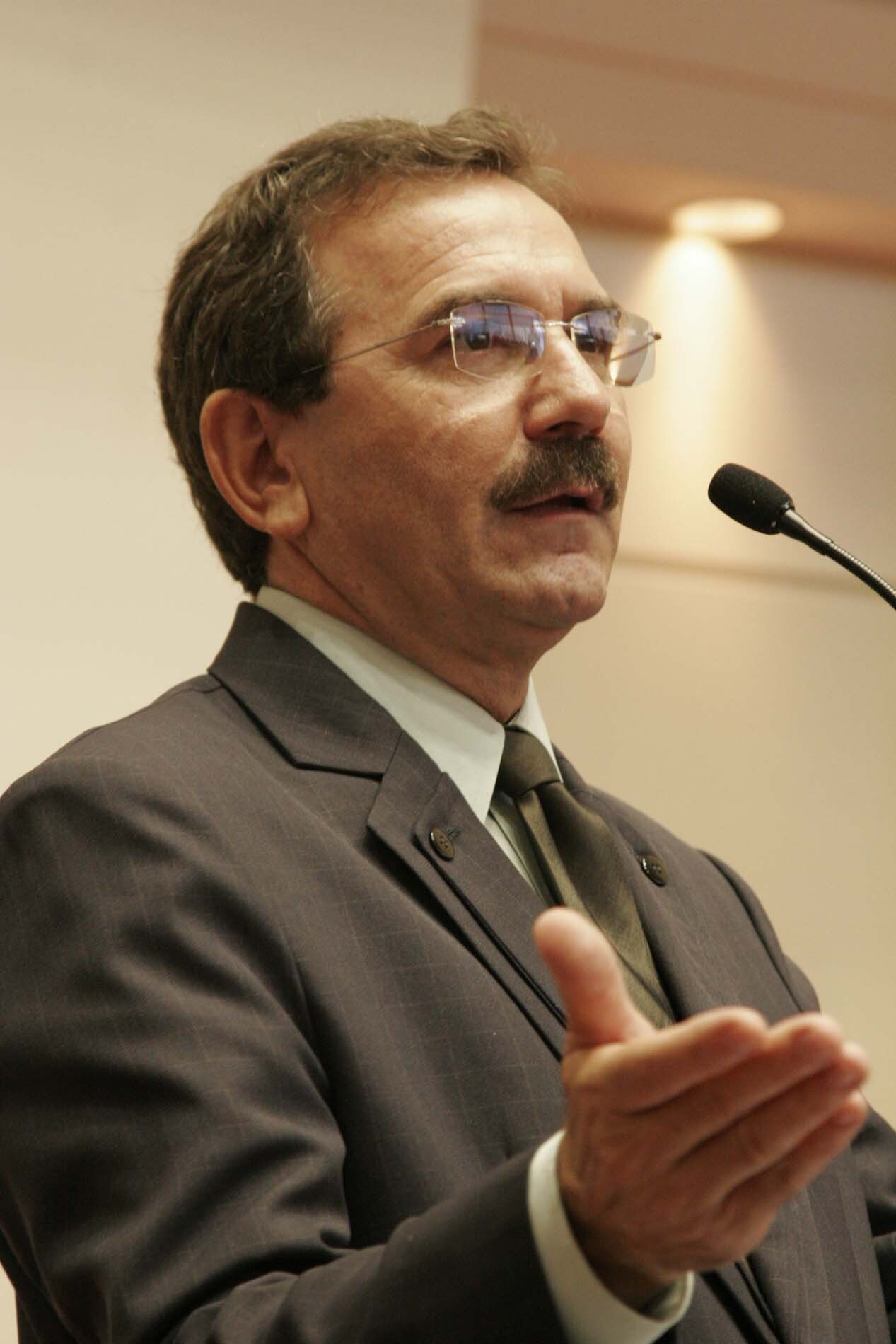 Dos Gabinetes – Deputado Venzon debate o projeto do piso salarial catarinense