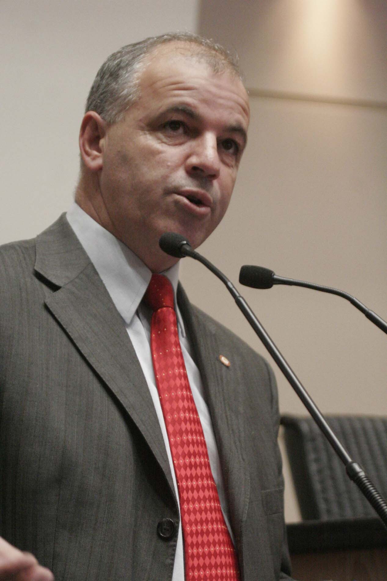 Dos Gabinetes – “A América Latina não pode aceitar golpes de Estado”, afirma Soares