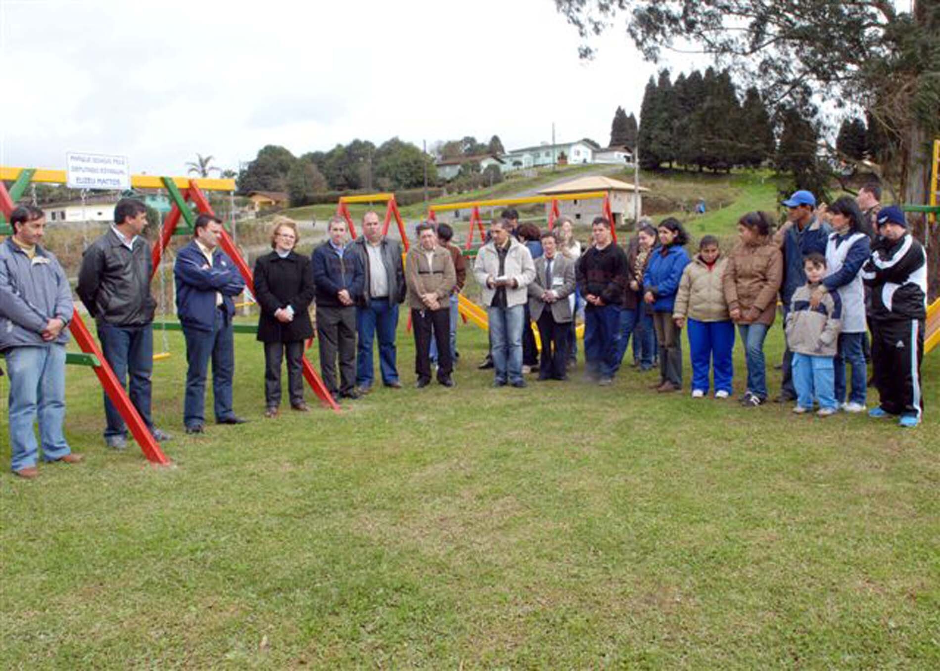 Dos Gabinetes – Apae de Otacílio Costa ganha parque infantil