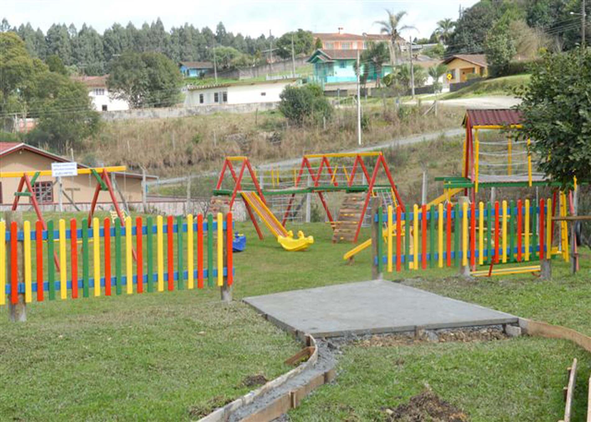 Apae de Otacílio Costa ganha parque infantil