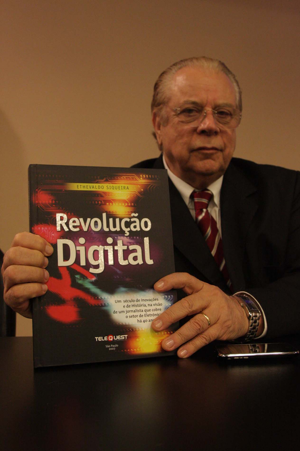 Palestra com o jornalista Ethevaldo Siqueira - maior especialista em tecnologia da informação da imprensa brasileira.