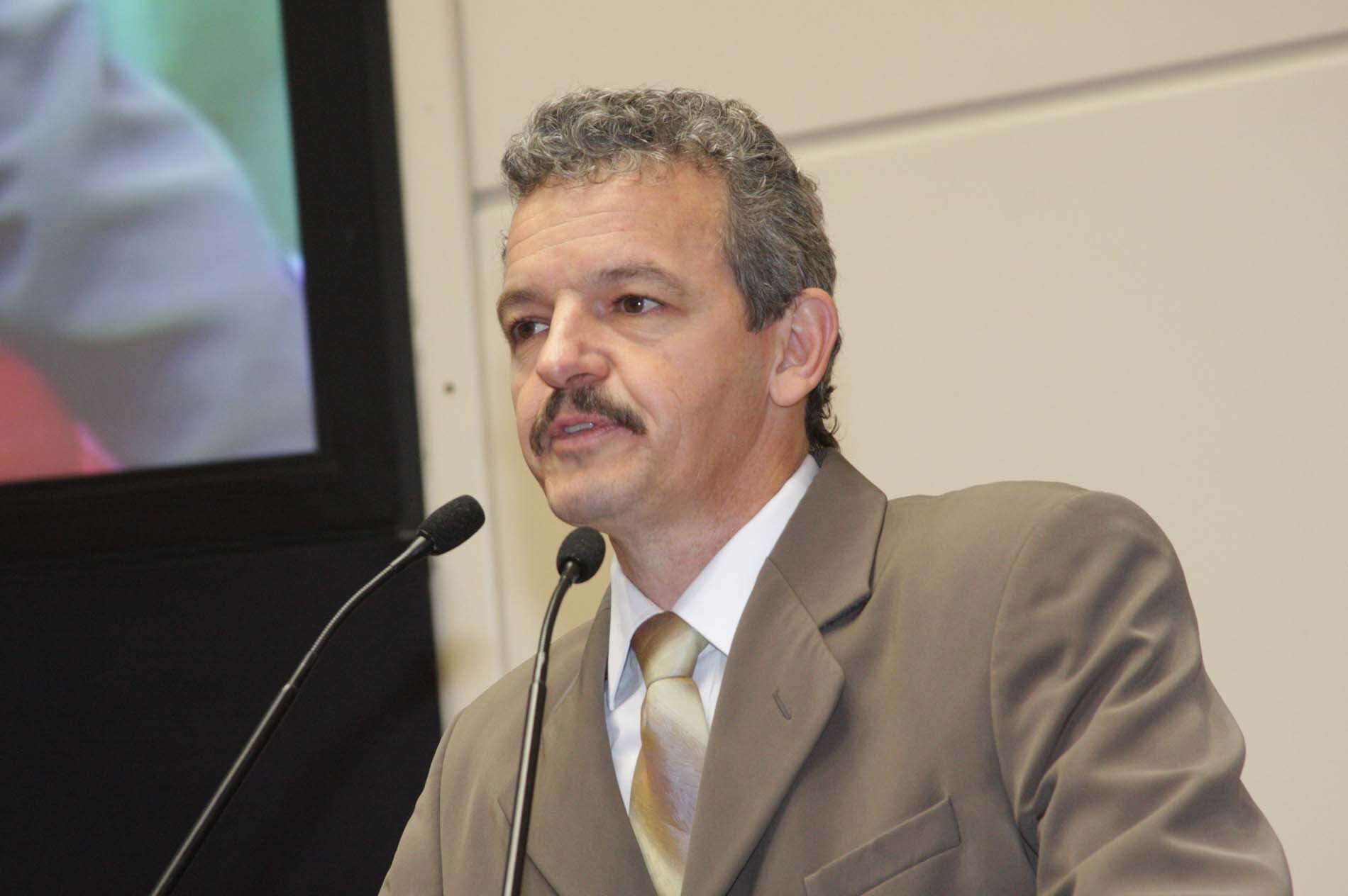 Dos Gabinetes – Mega-projeto de produção de suínos provocará exclusão no meio rural, afirma Dresch