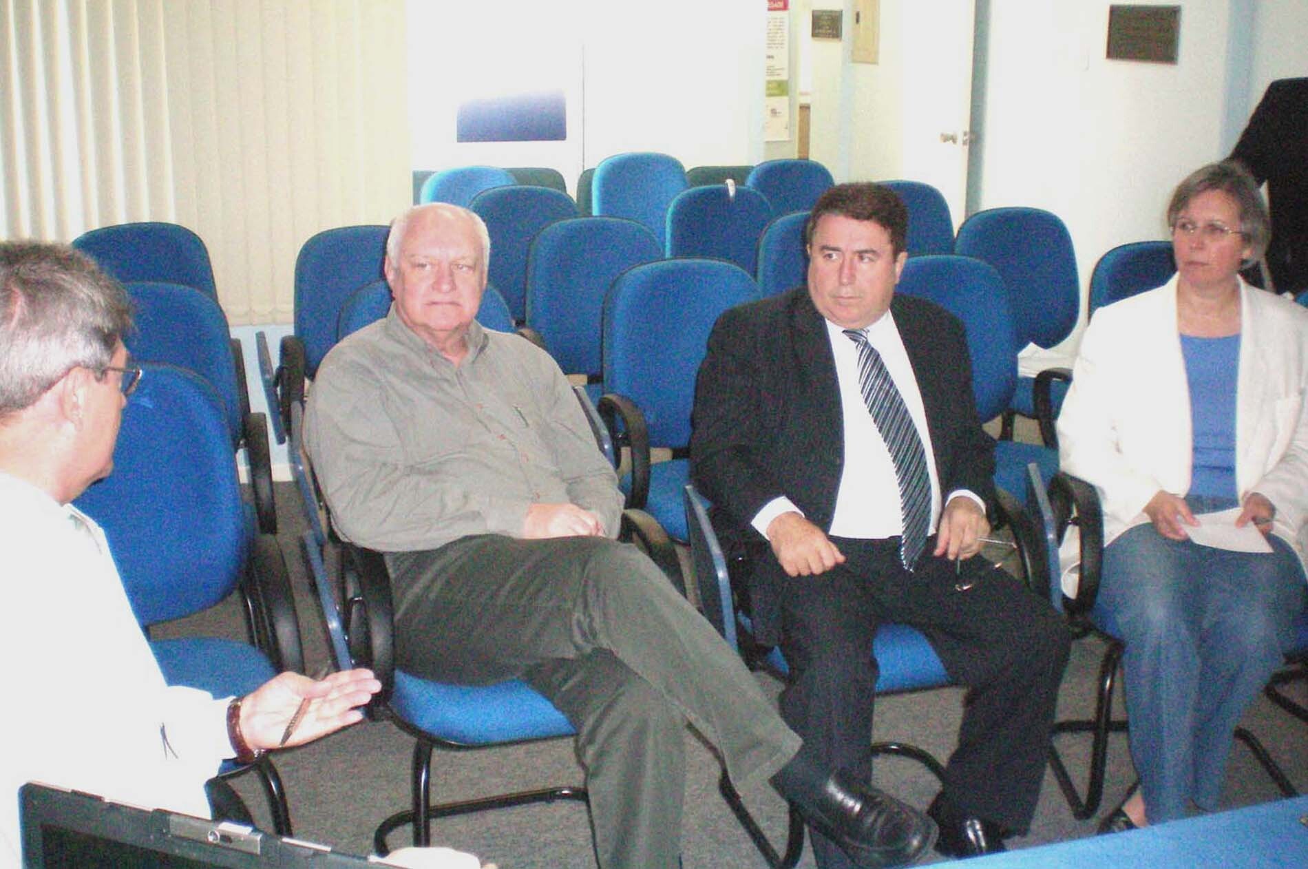 Dos Gabinetes – Aguiar confirma apoio a pleitos de entidades hospitalares