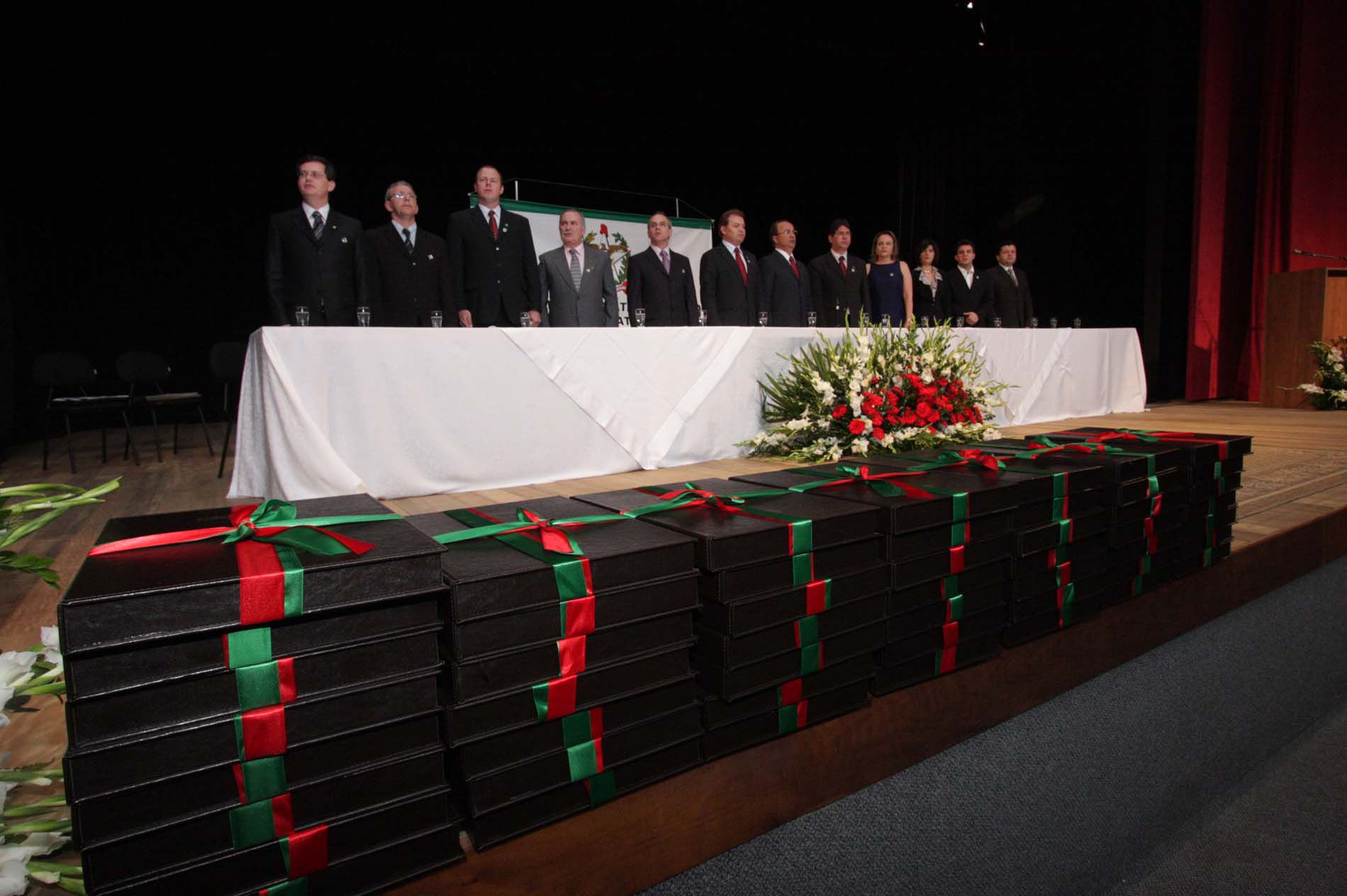 Sessão Solene comemorativa pela passagem dos 50 anos de Emancipação Política do Município de Pomerode e o Lançamento do Livro -De Rio do Testo a Pomerode-