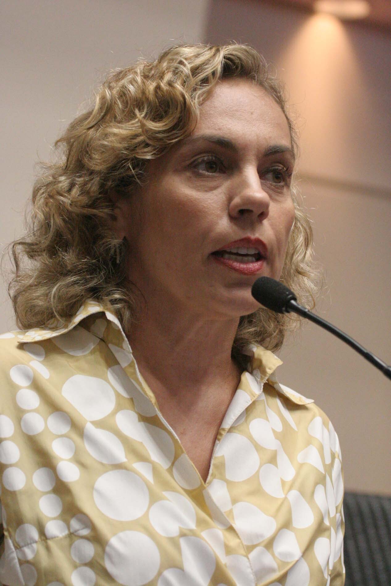 Dos Gabinetes – Ana Paula representará parlamento catarinense em Brasília