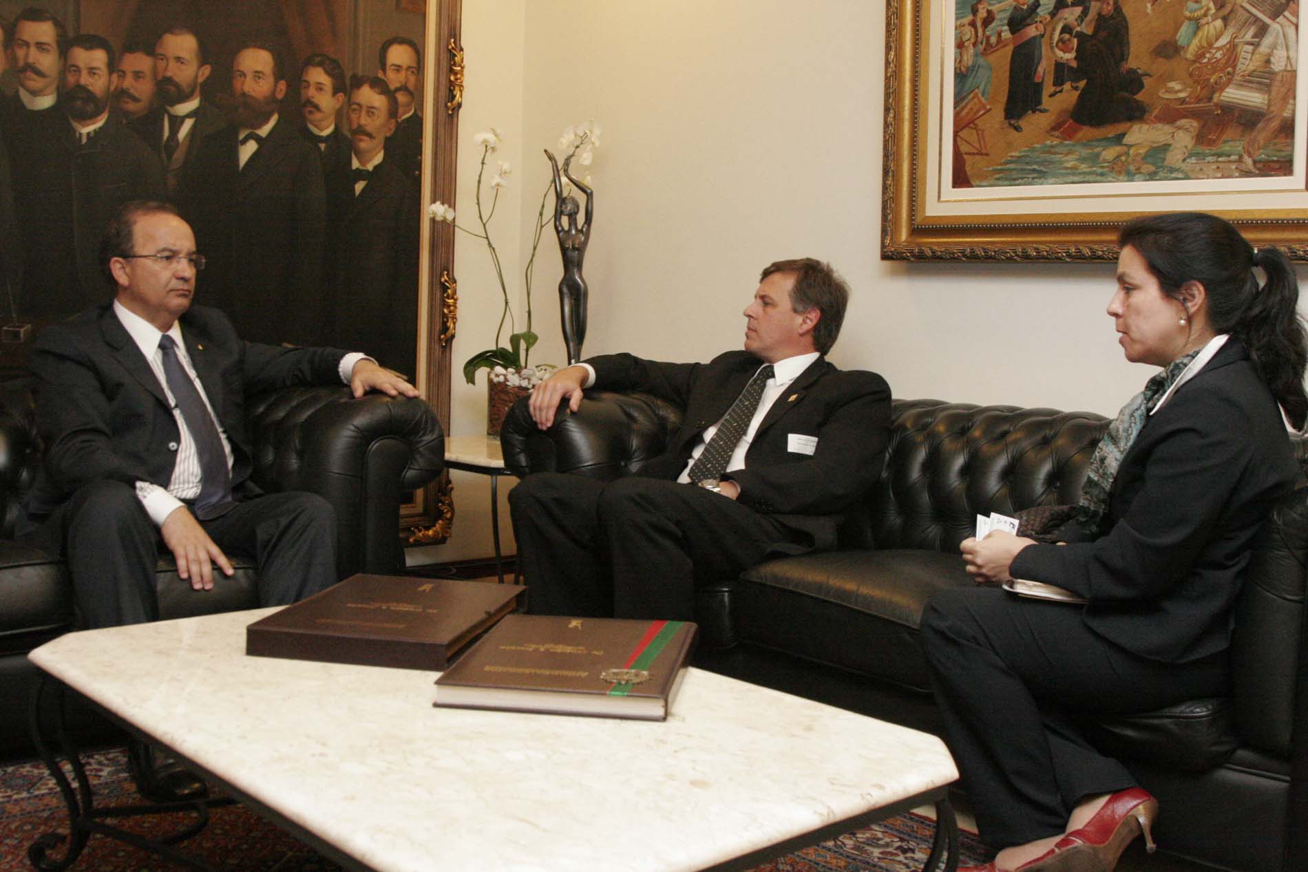 Jorginho Mello recebe presidente da FCDL