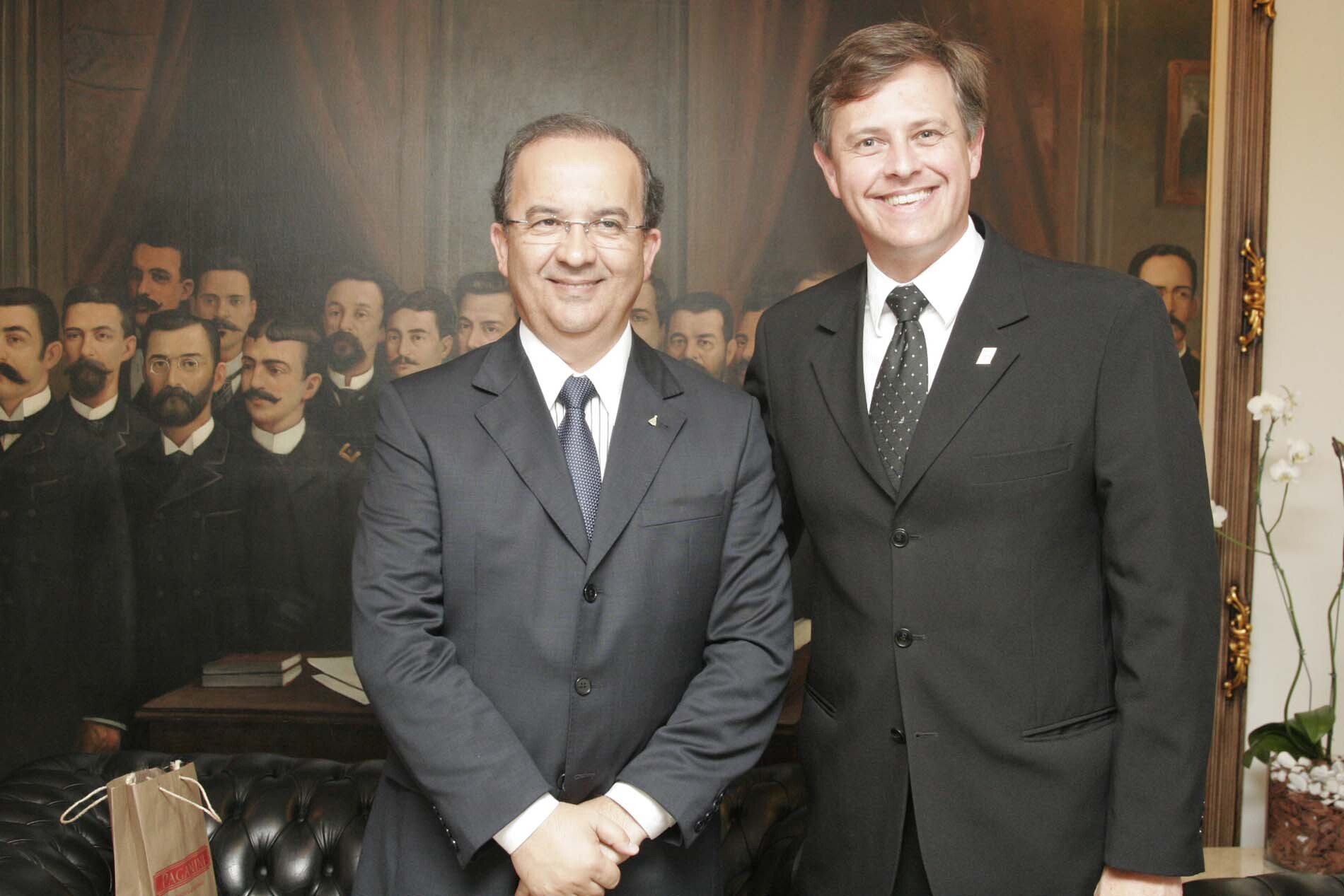Dos Gabinetes – Jorginho Mello recebe presidente da FCDL