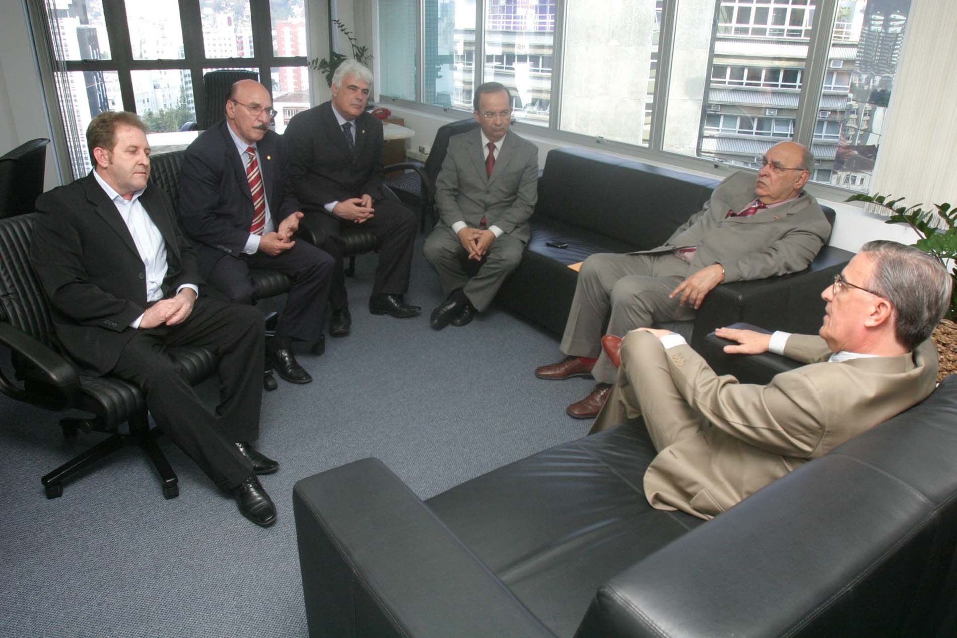 Presidente da Assembleia Legislativa visita TRE-SC (Tribunal Regional Eleitoral do Estado de Santa Catarina)