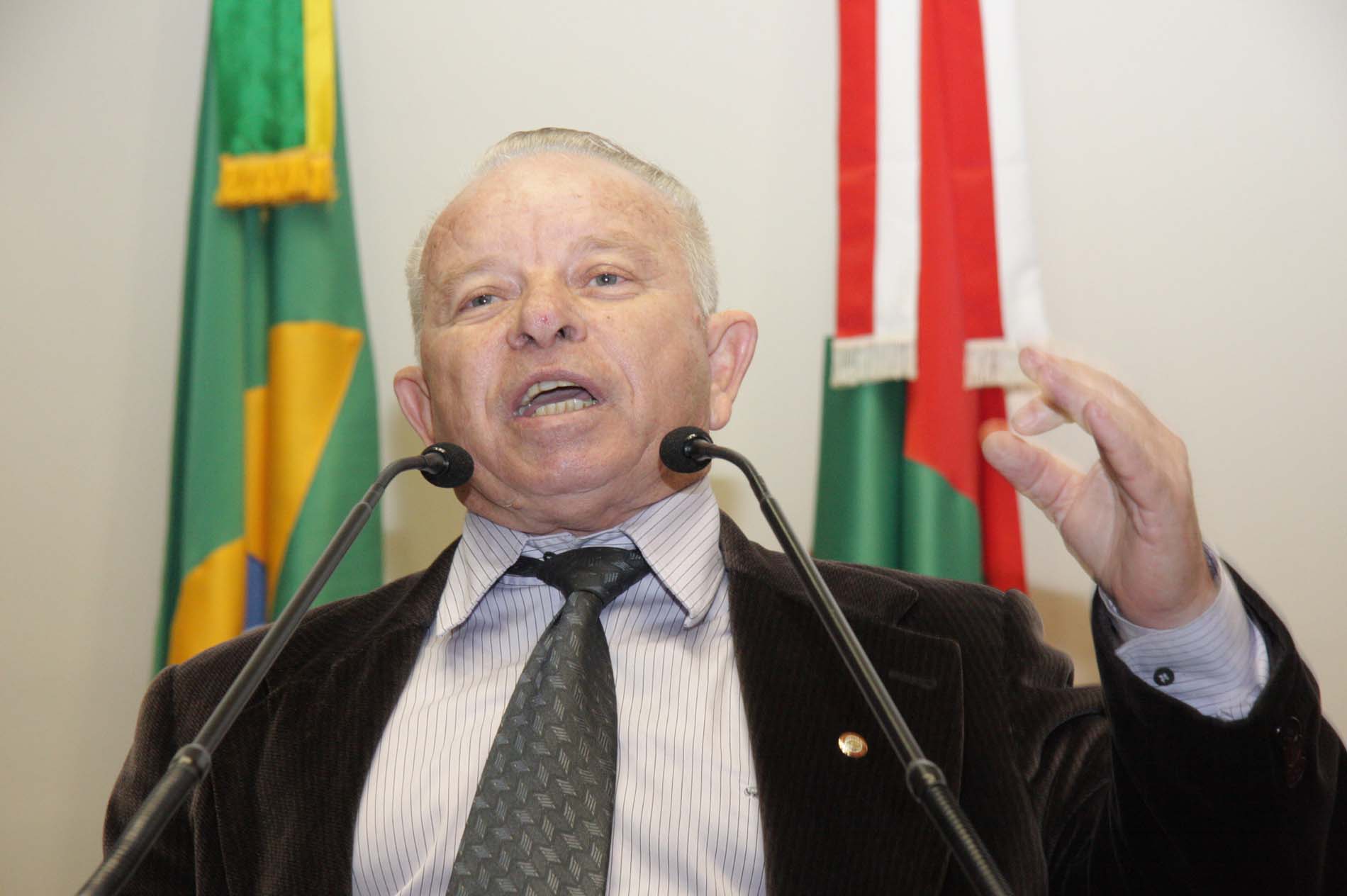 Deputado Adherbal Deba Cabral (PMDB)
