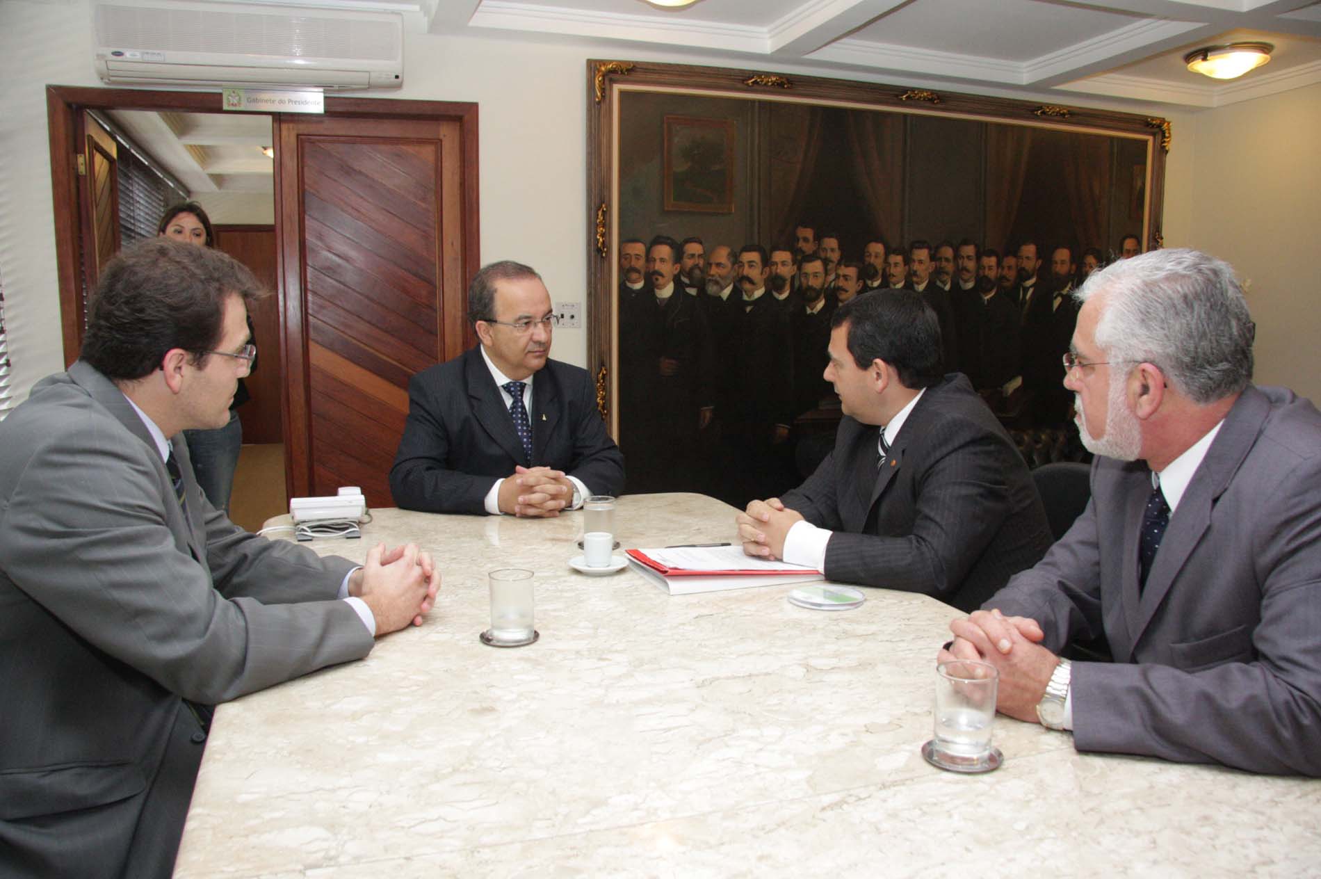Assinatura de convênio entre ALESC e MP-SC