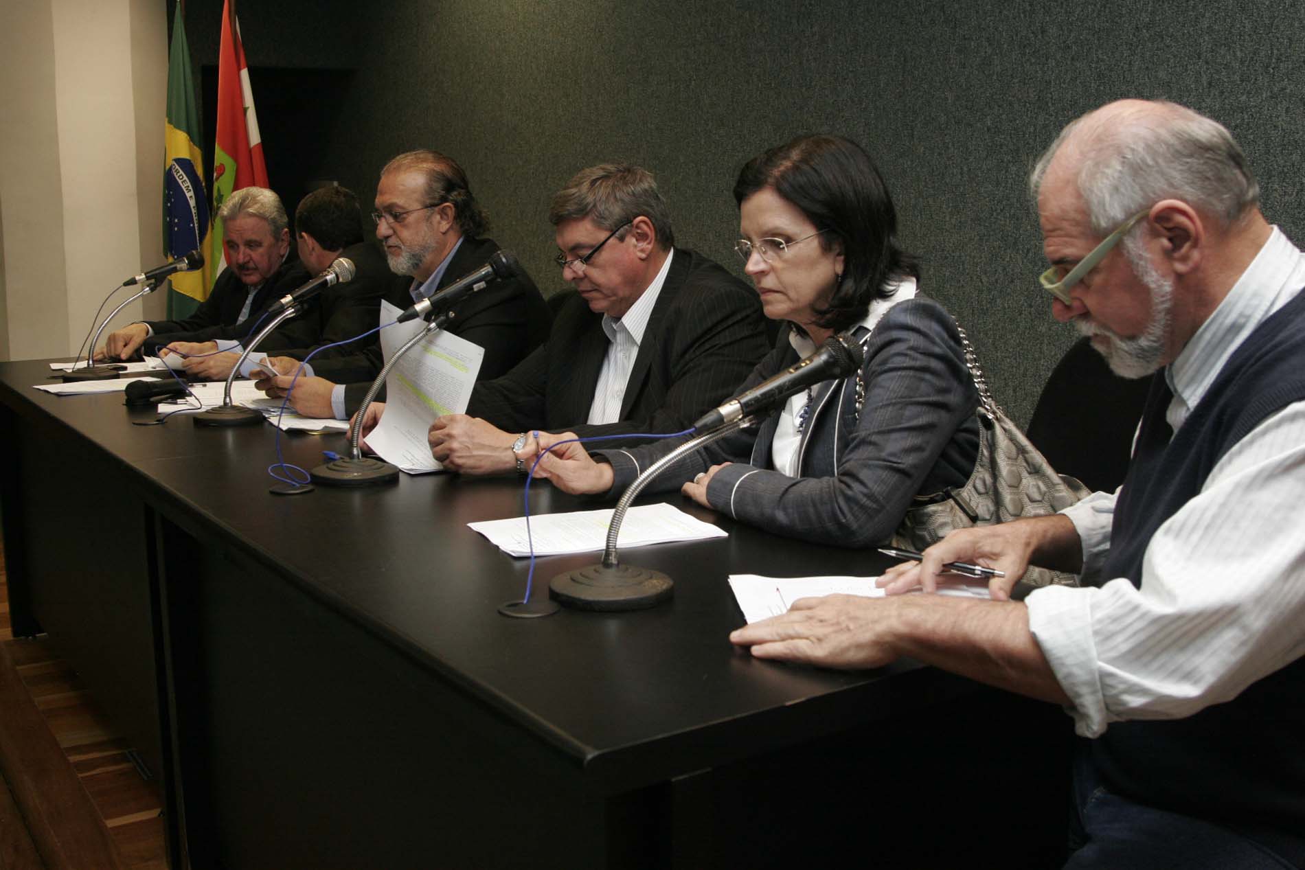 Reunião sobre a demarcação de terras indígenas
