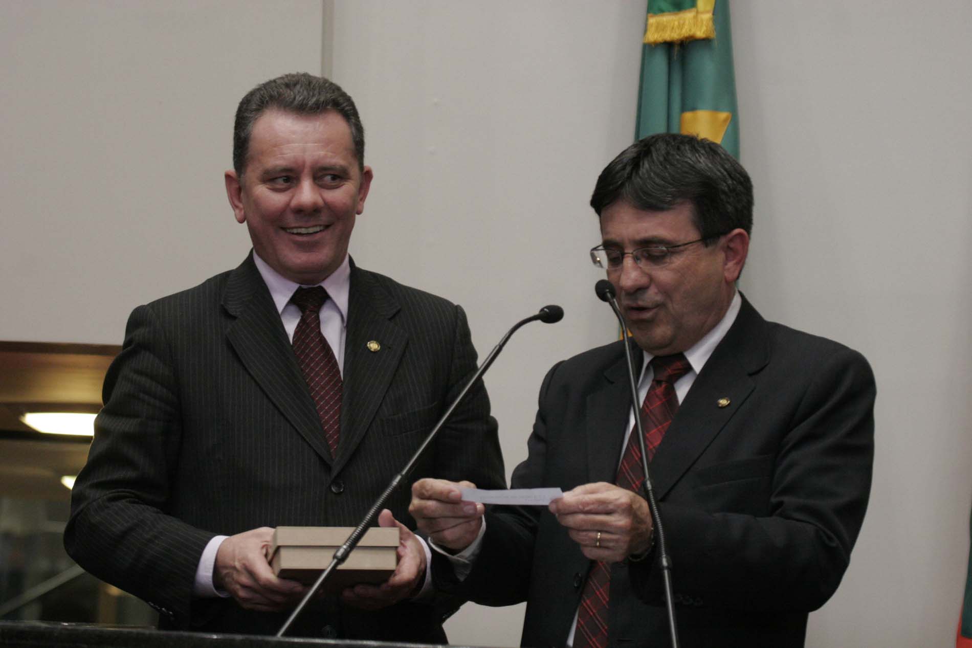 Deputados sorteiam escolas para a nona edição do Parlamento Jovem