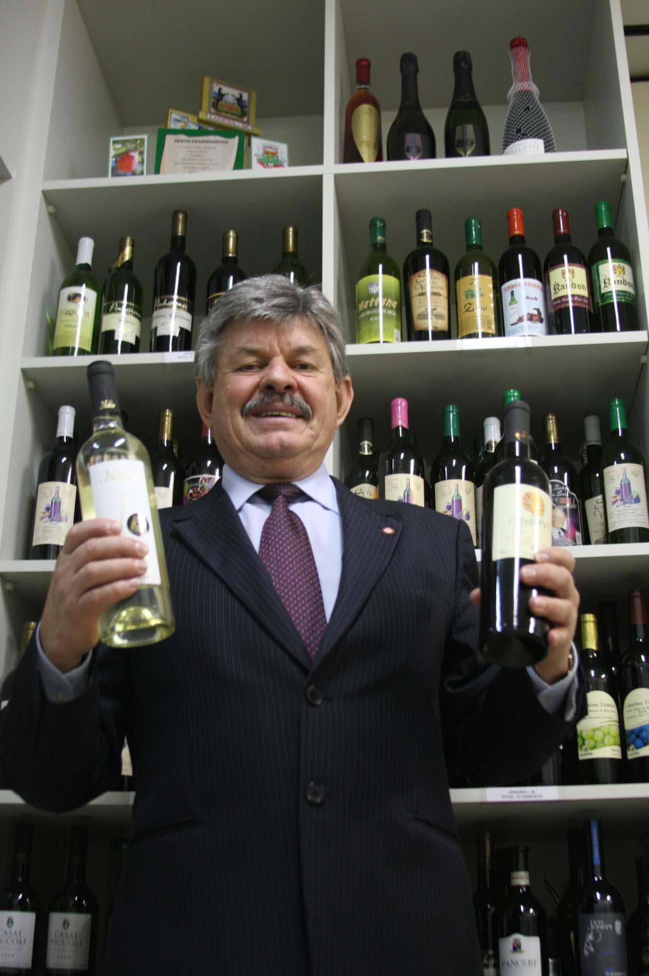 Premiação de vinho catarinense em concurso internacional é destaque em Plenário