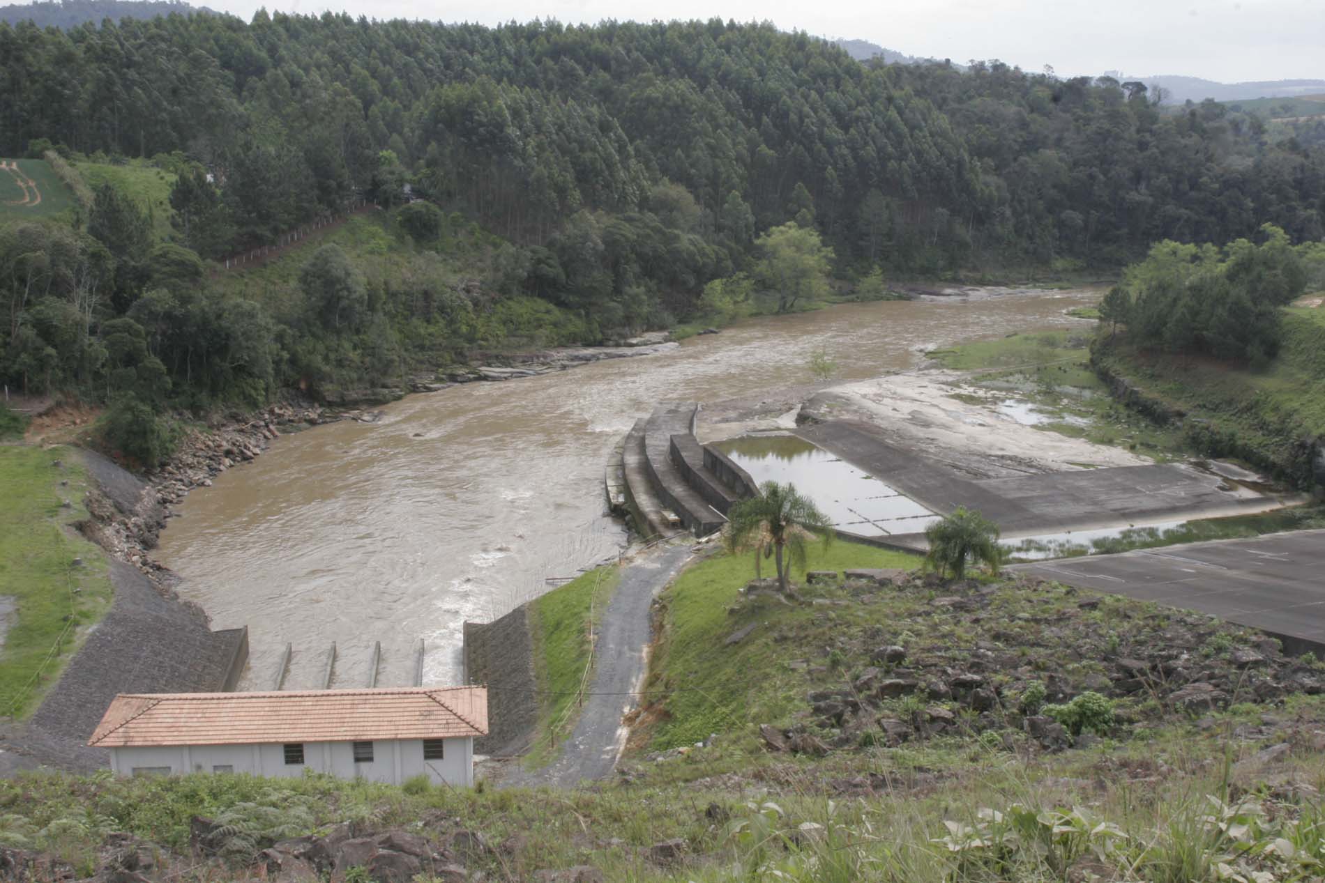 Deputados visitam barragens do Alto Vale do Itajaí